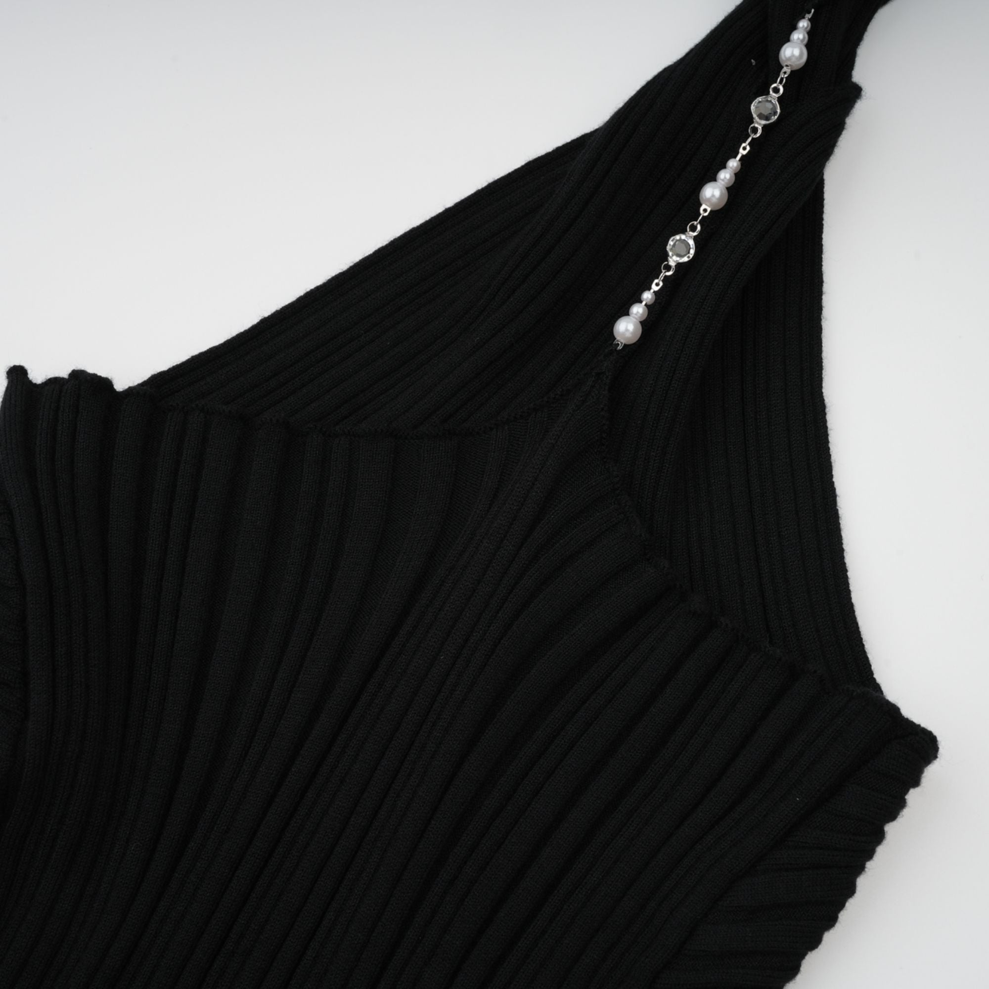 Gabrielle Black Halterneck Ribbed Knit Top