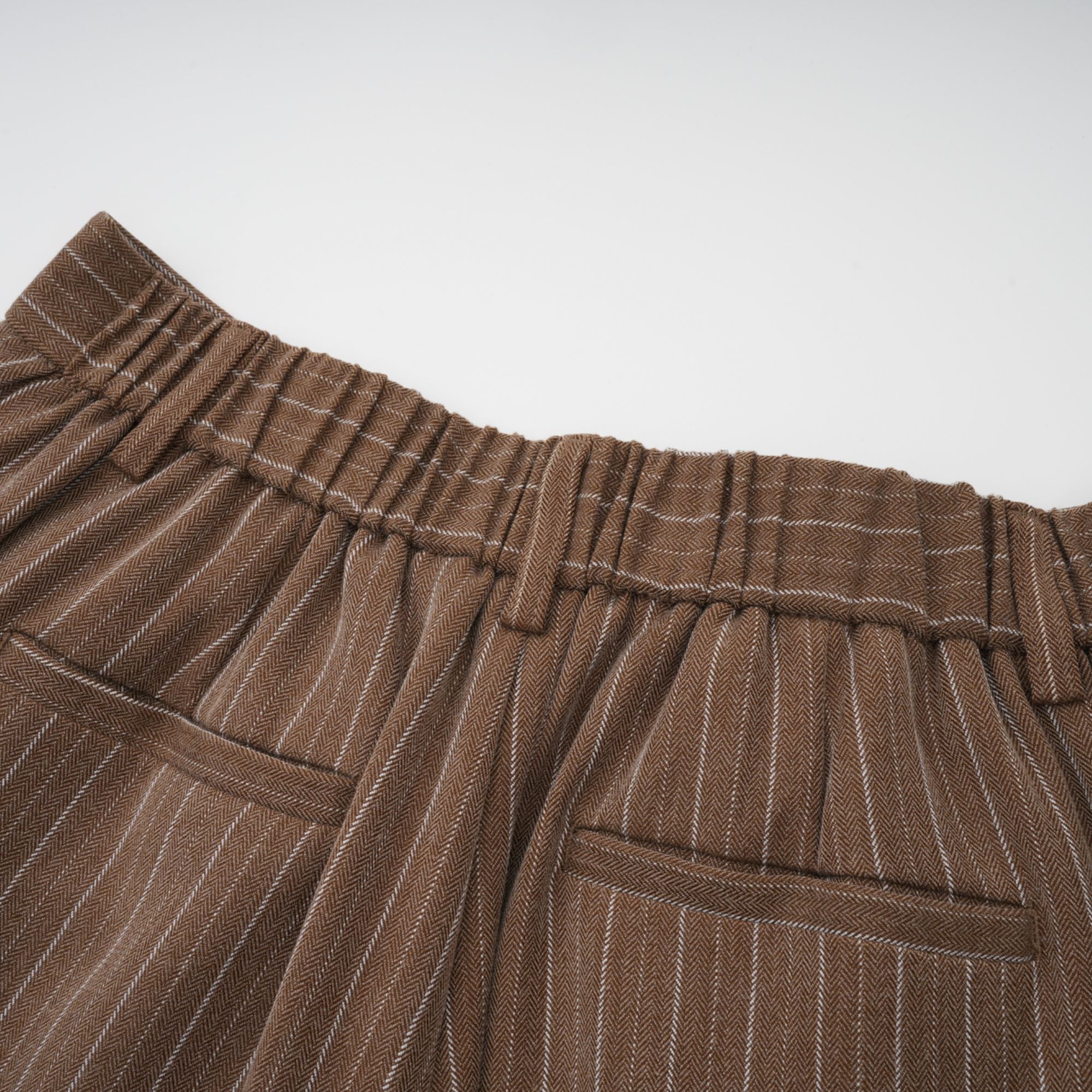 طقم معطف طويل مخطط وبنطلون من كليمانس براون