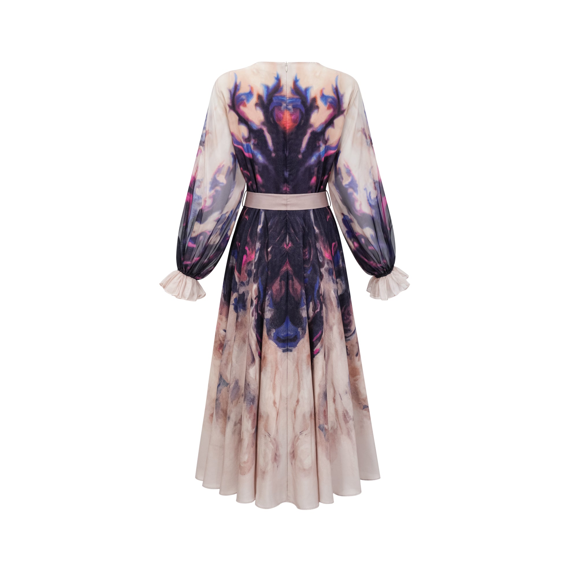 فستان حريري متوسط الطول بطبعة جرافيتي ملطخة من أوربين