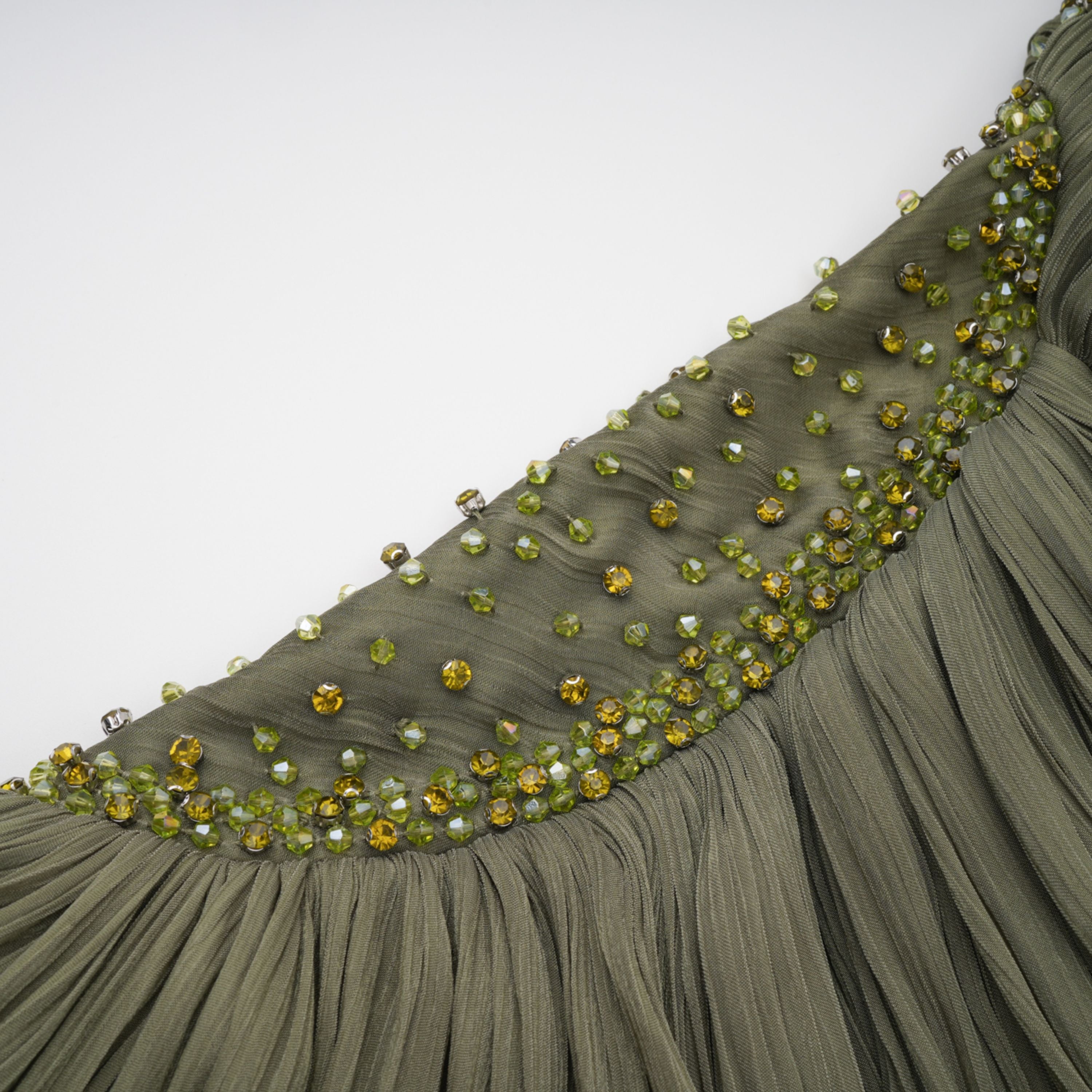 فستان طويل بكتف واحد ومزين بزخارف من Katrin Green