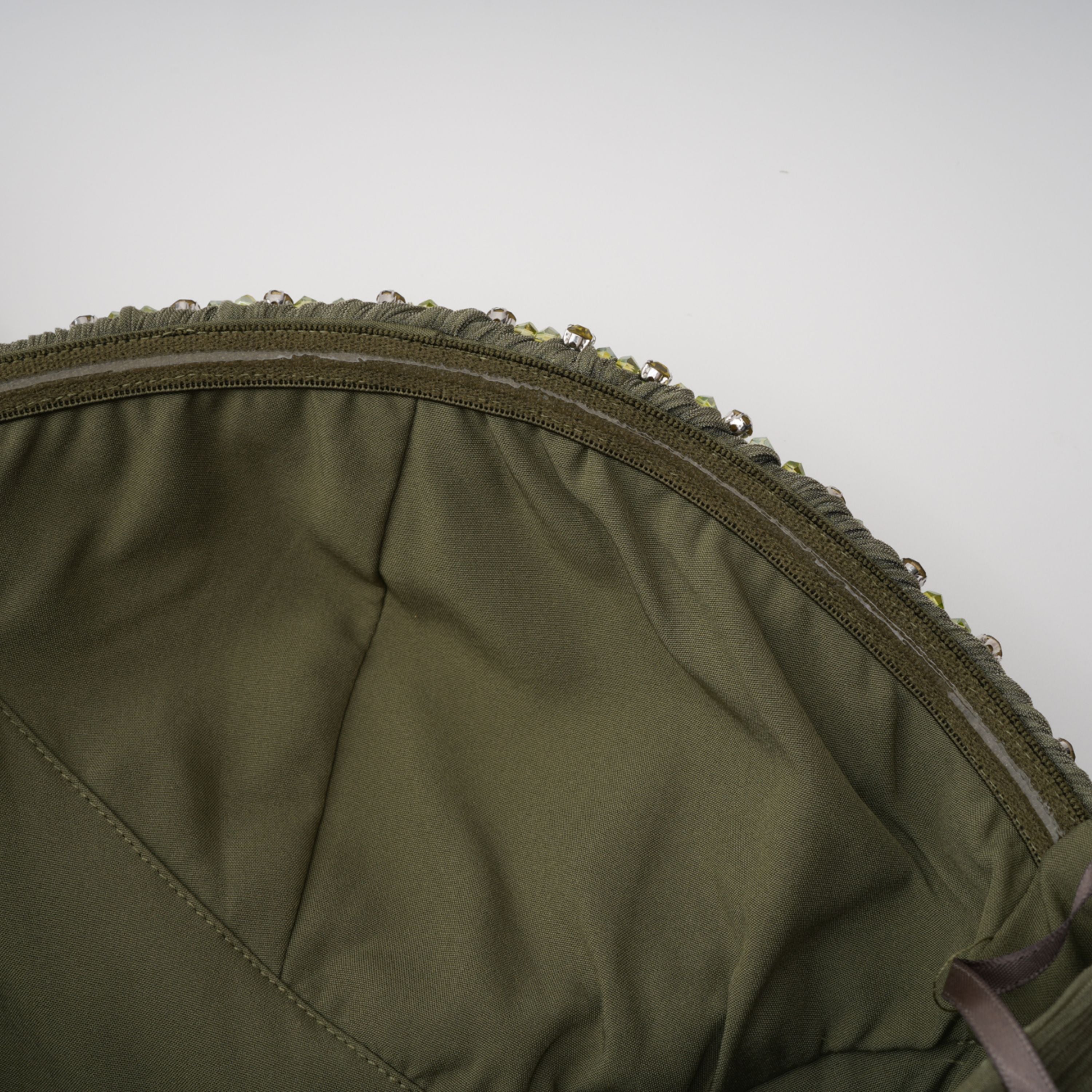 فستان طويل بكتف واحد ومزين بزخارف من Katrin Green