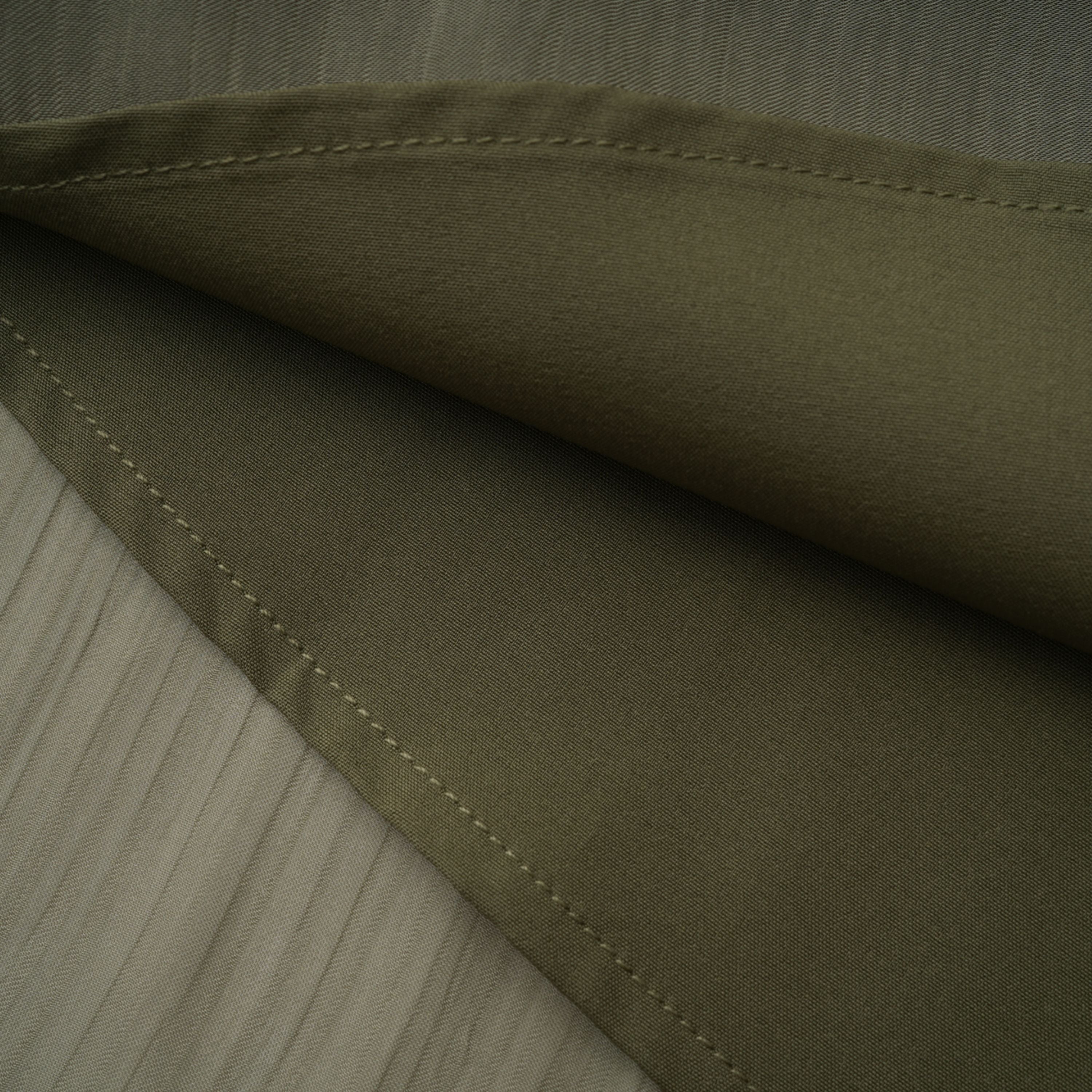 فستان طويل بكتف واحد ومزين بزخارف من Katrin Green