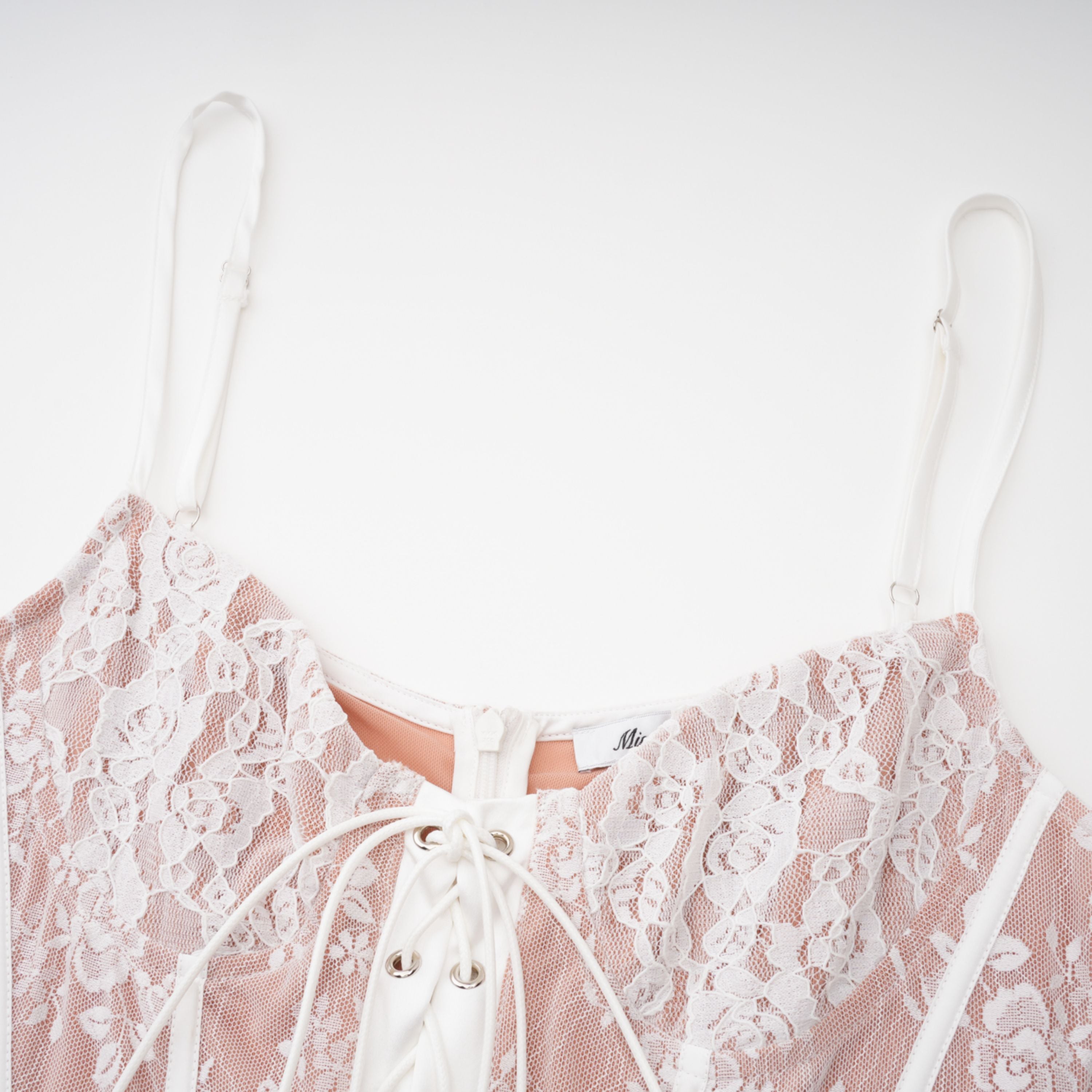 فستان قصير برباطات من جاسينت براون