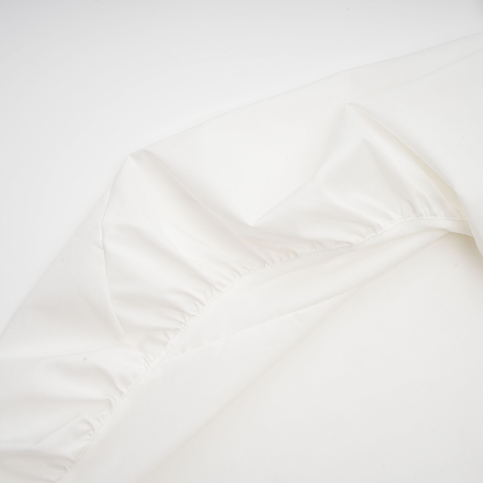 قميص ماريون منفوخ من الأسفل إلى الأعلى