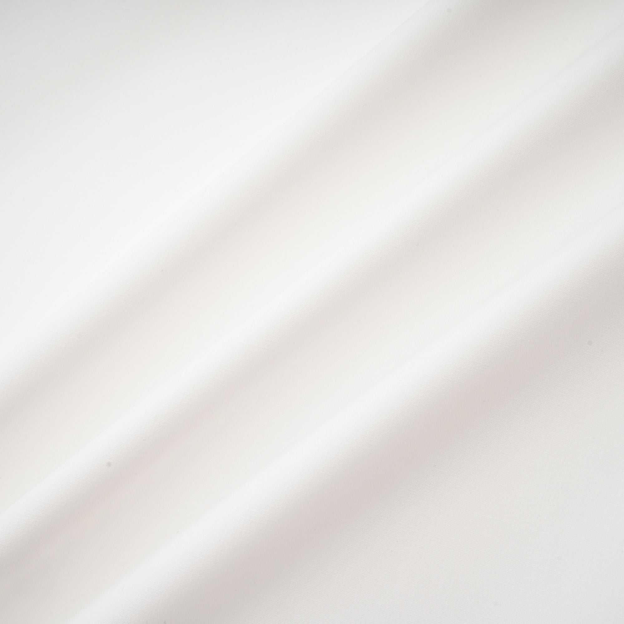 قميص ماريون منفوخ من الأسفل إلى الأعلى