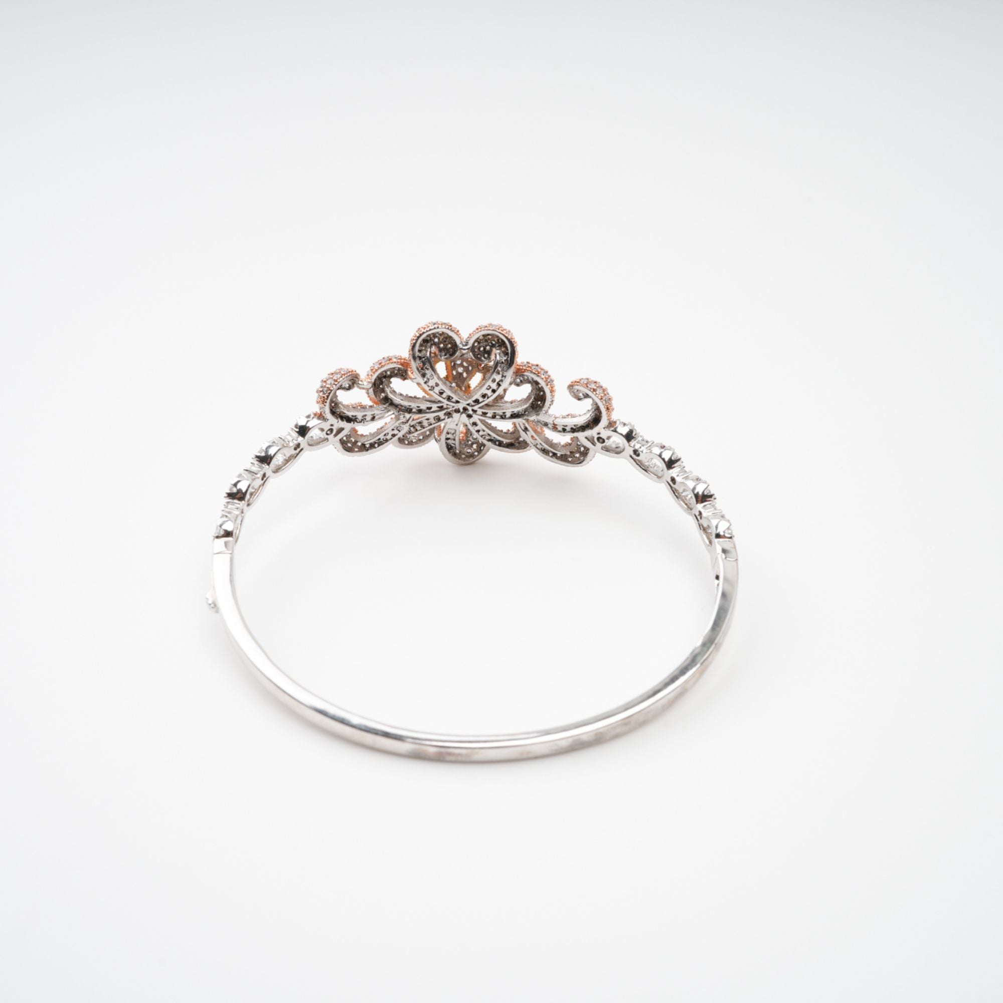 سوار أنثيمون الذهبي المزين بالكريستال