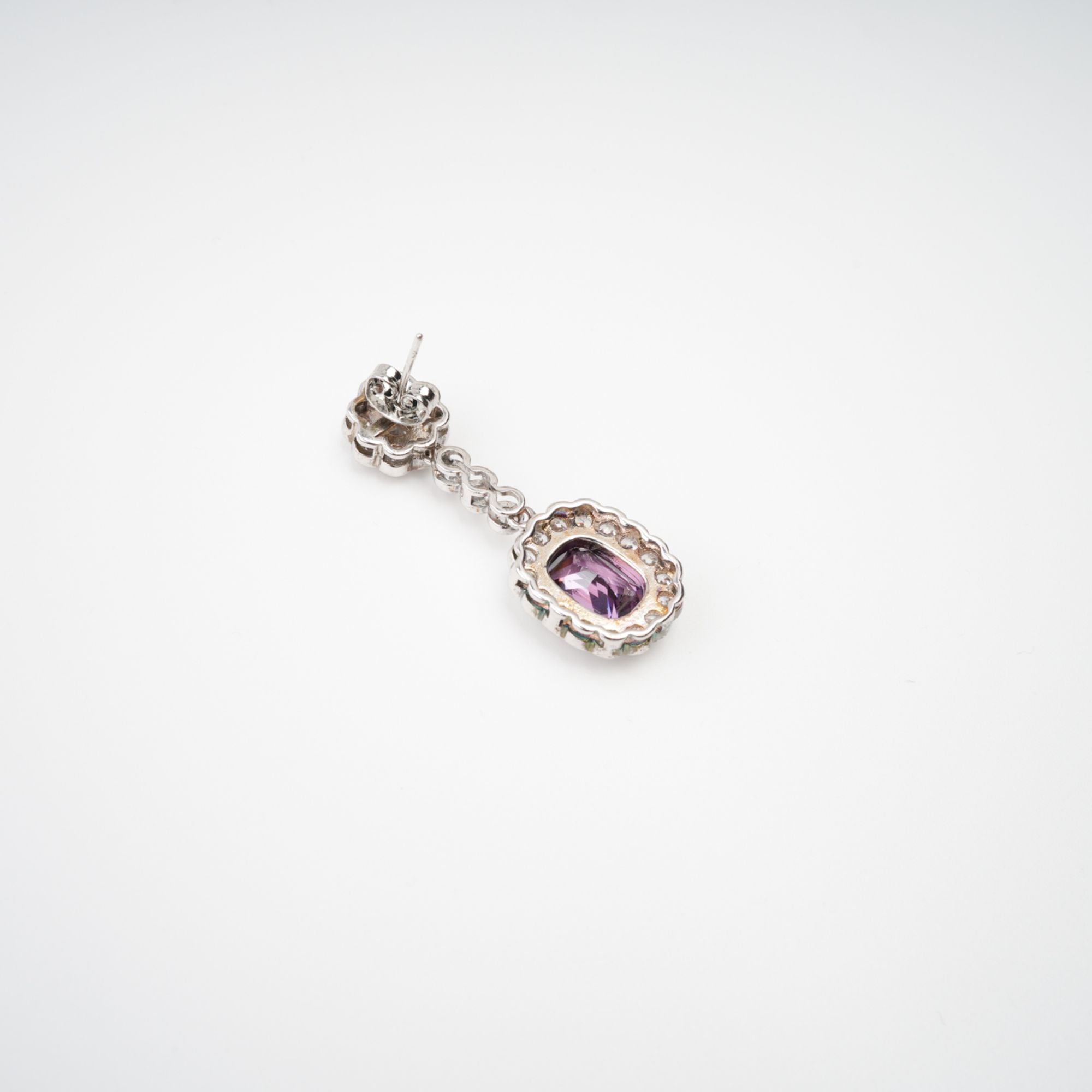 أقراط كليمانس المزينة بالكريستال الأرجواني