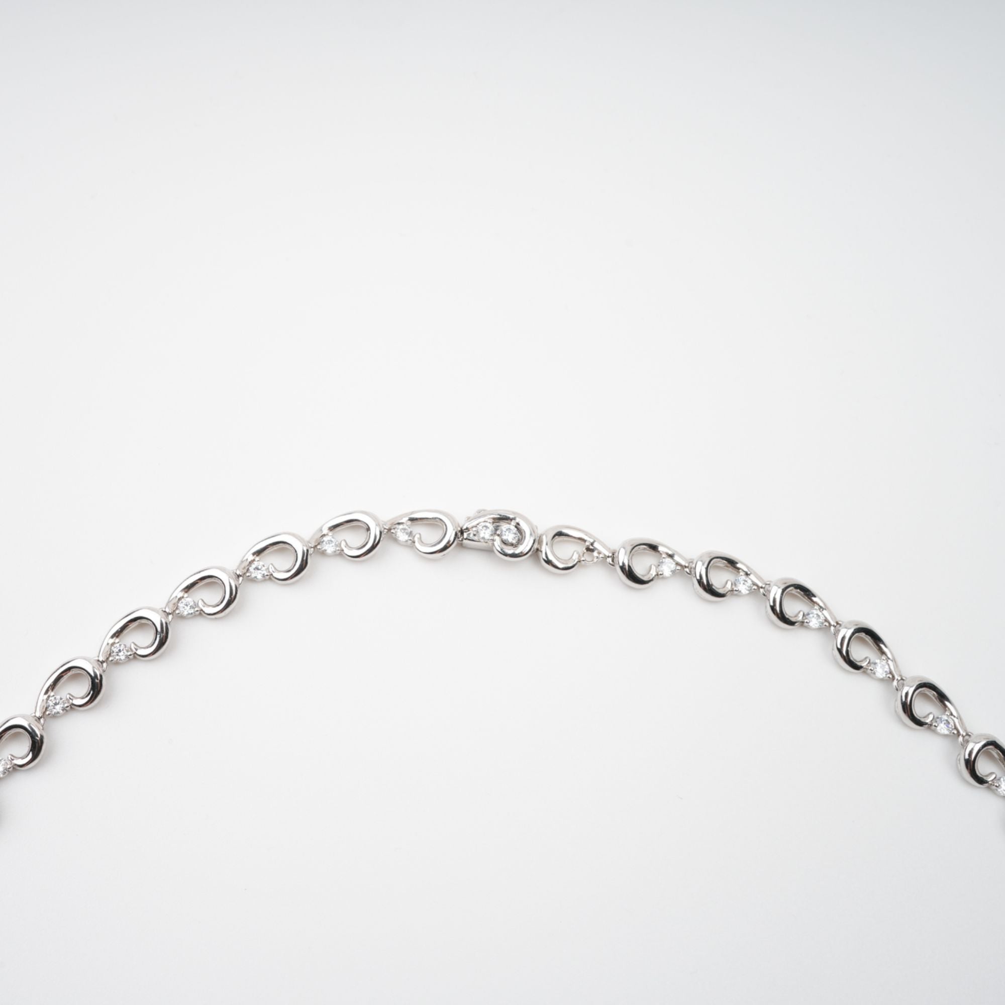 Anthemon Silver Tone Crystal Embellished Necklace