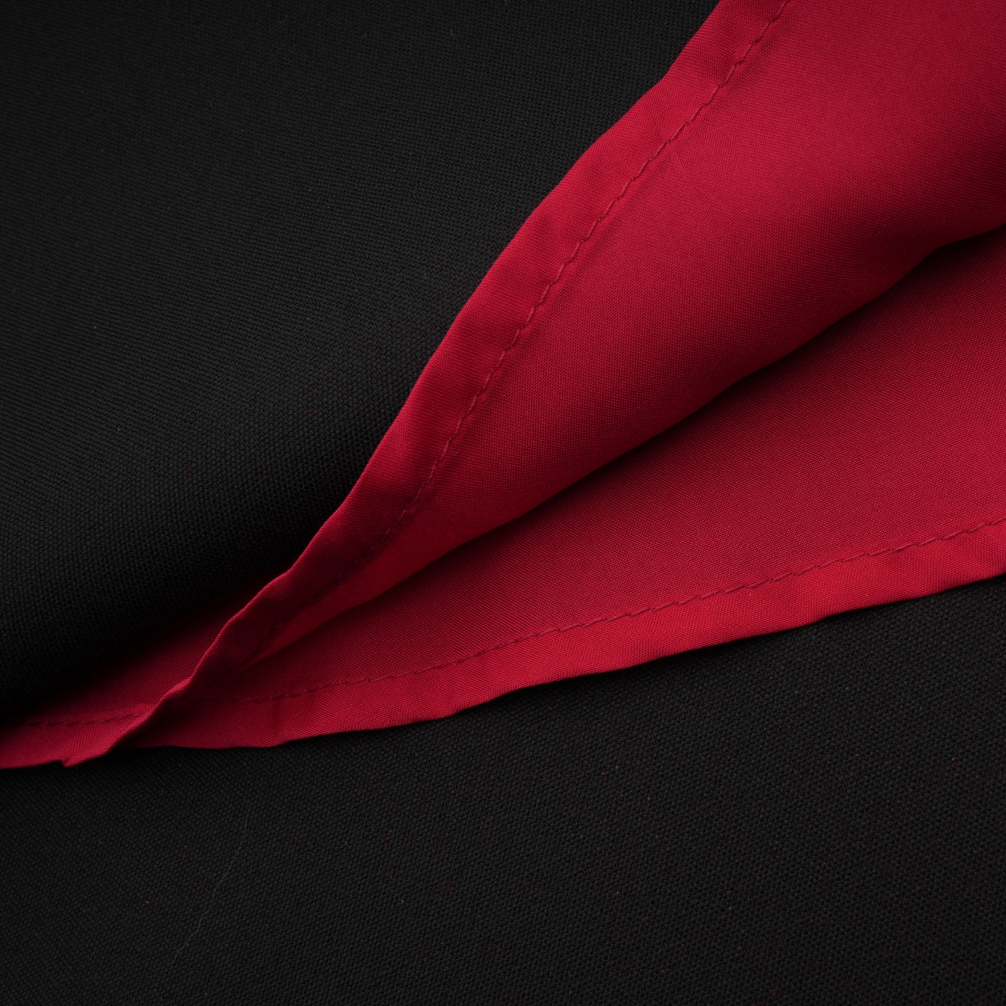 طقم بلوزة وتنورة متطابقة باللون الأحمر من كوليت