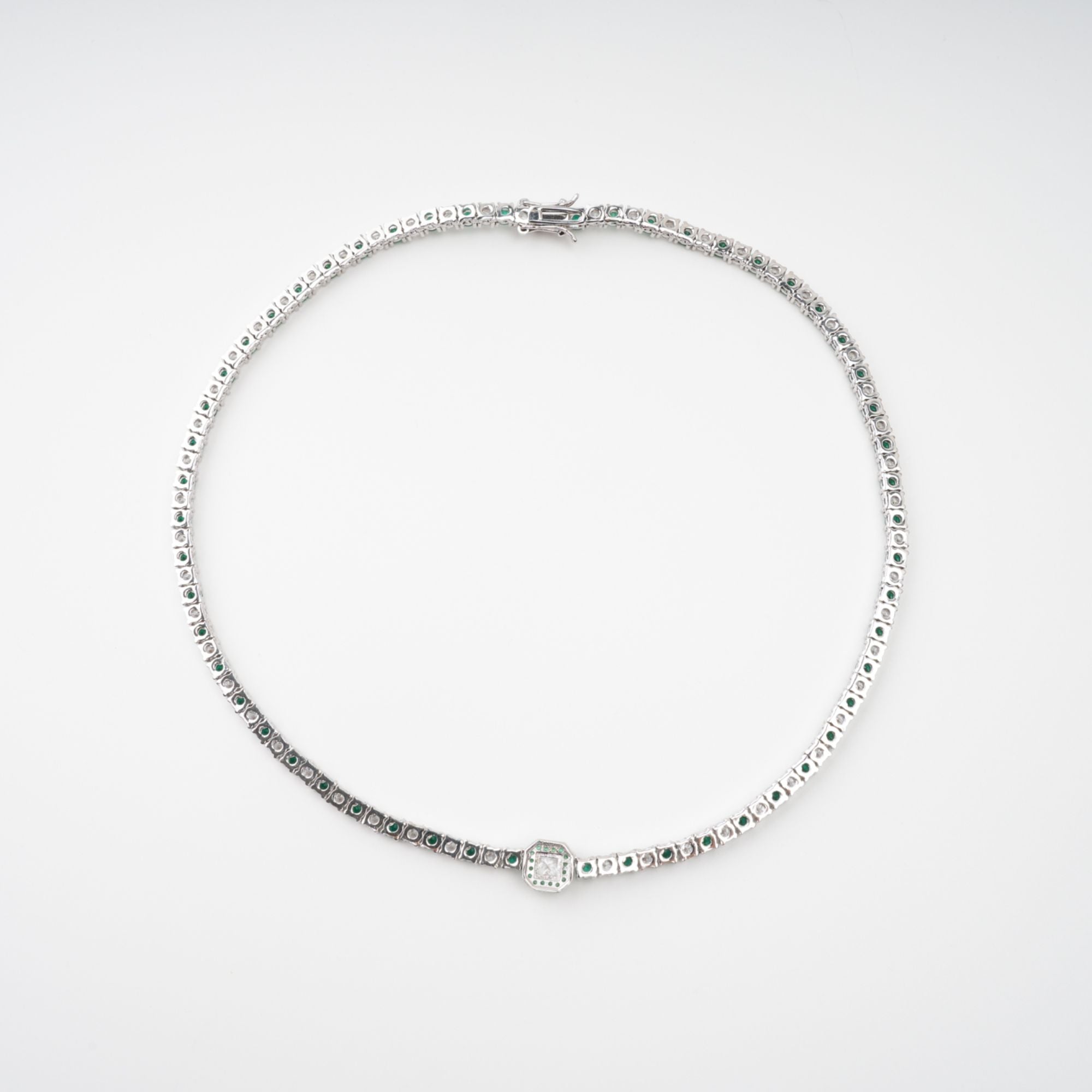 Héloïse – Halskette mit grünem Kristall