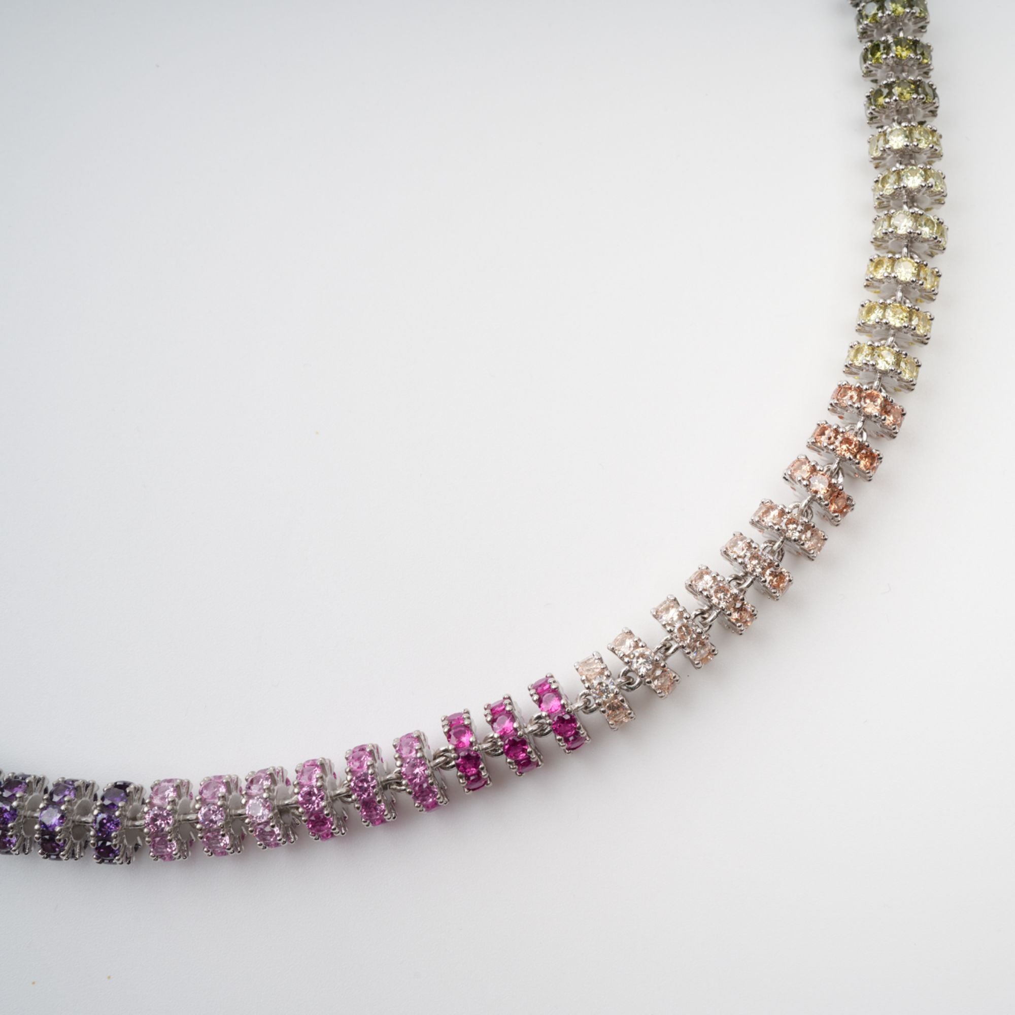 Sandrine Halskette aus Sterlingsilber mit mehrfarbigen Kristallen