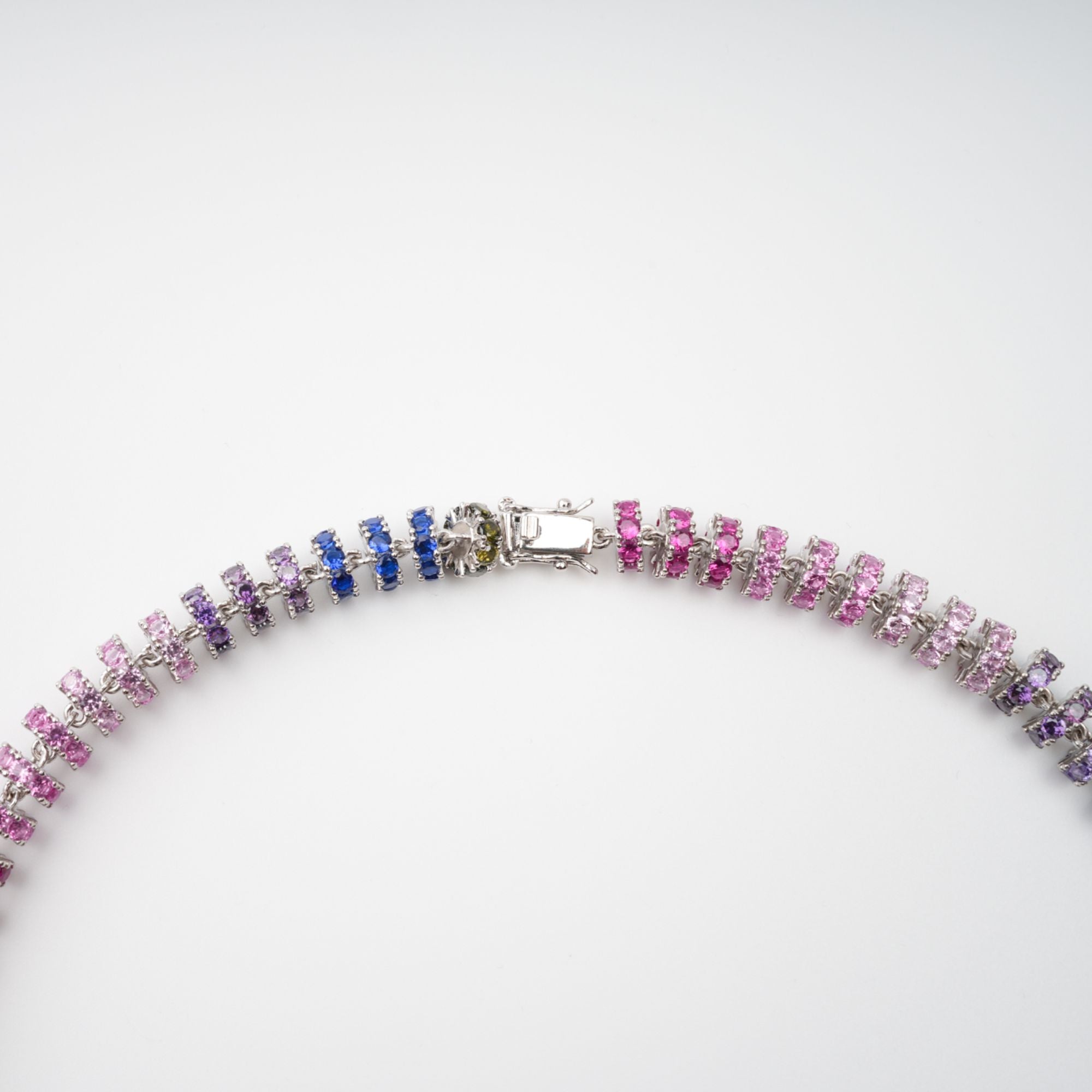 Sandrine Halskette aus Sterlingsilber mit mehrfarbigen Kristallen