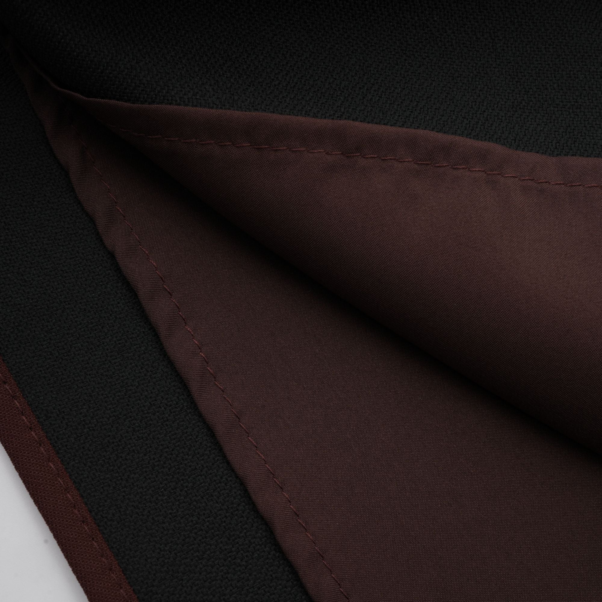 فستان جينيفير البني القصير ذو الرقبة غير المتماثلة