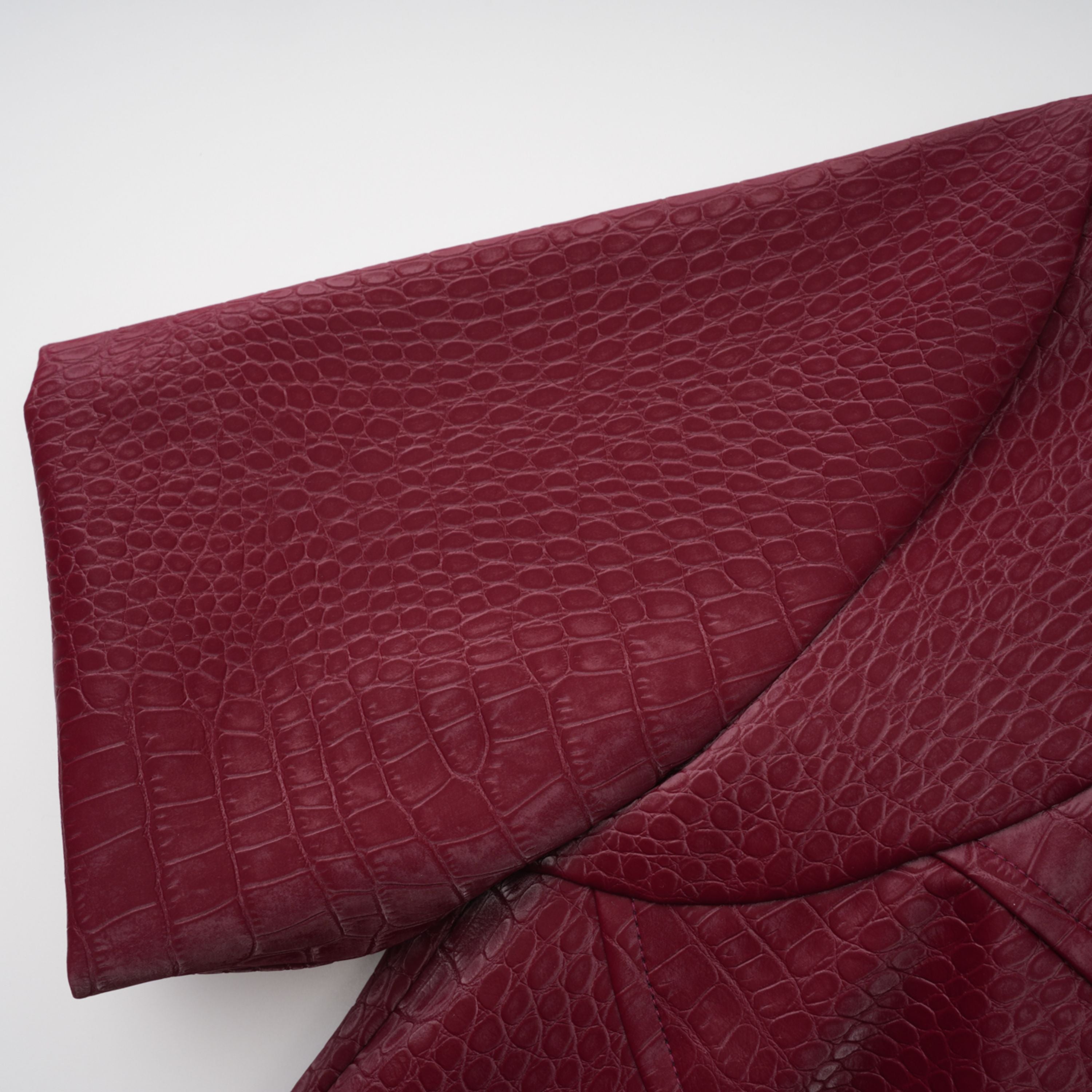 Mini-robe en cuir rouge Frankie avec boutons décoratifs