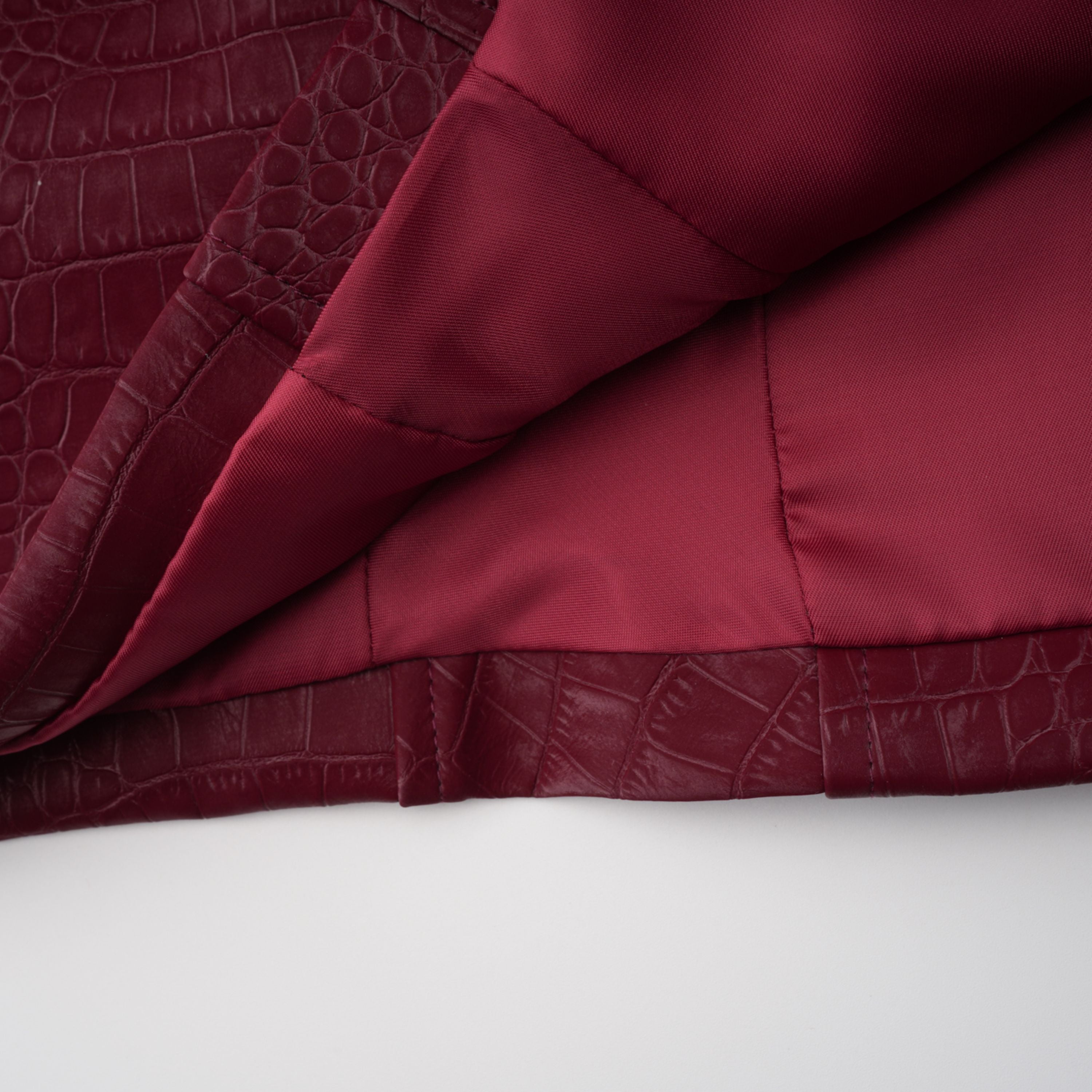 Frankie Mini-Kleid aus rotem Leder mit Zierknöpfen