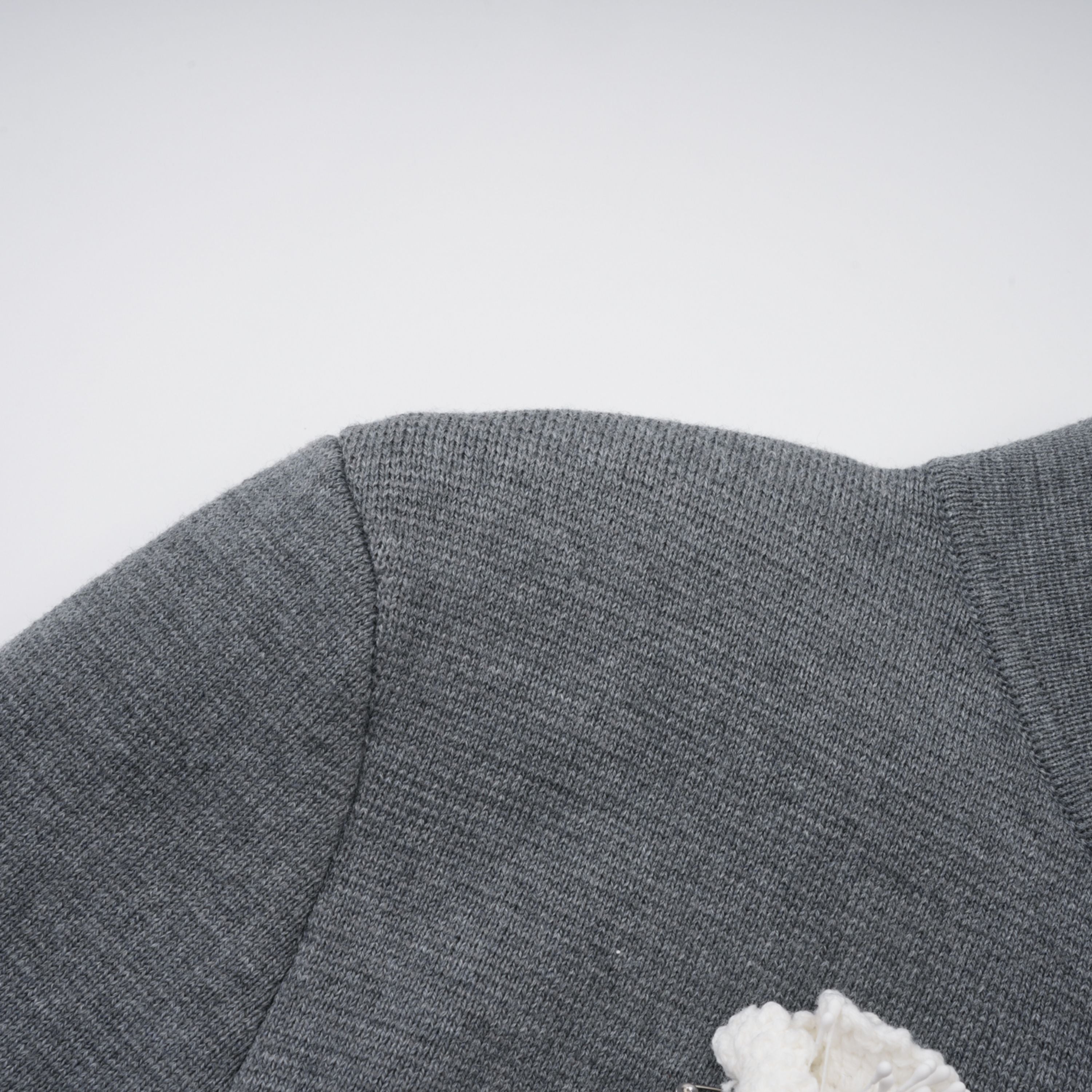 كارديجان ليزيت رمادي ثلاثي الأبعاد محبوك