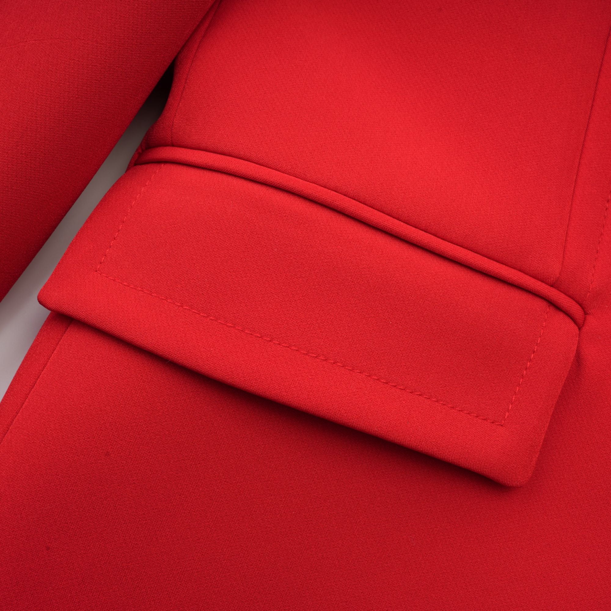 سترة كولين الحمراء ذات الصدر المزدوج على شكل الساعة الرملية