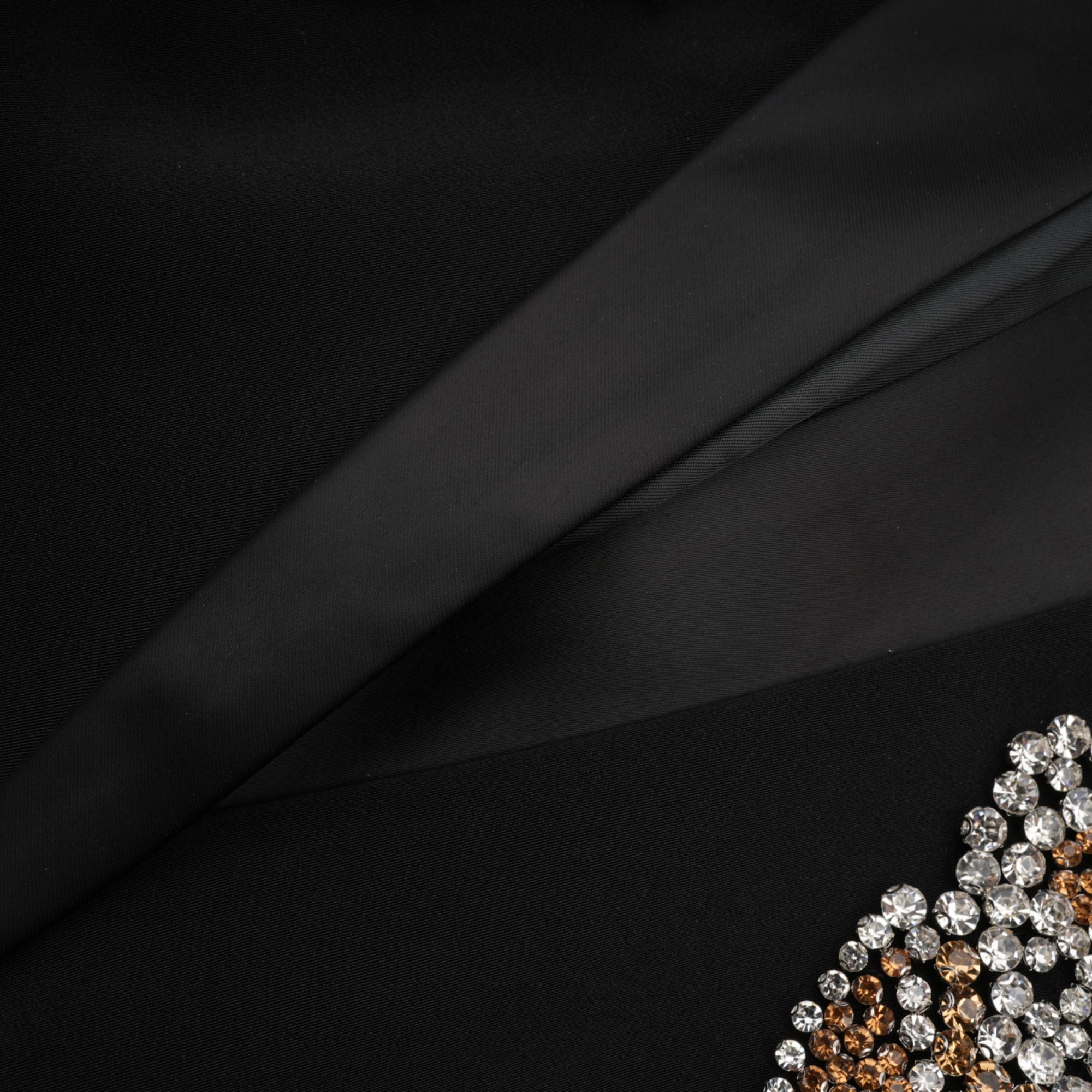 Delphine – Passendes Set aus schwarzer, verzierter Jacke und Hose