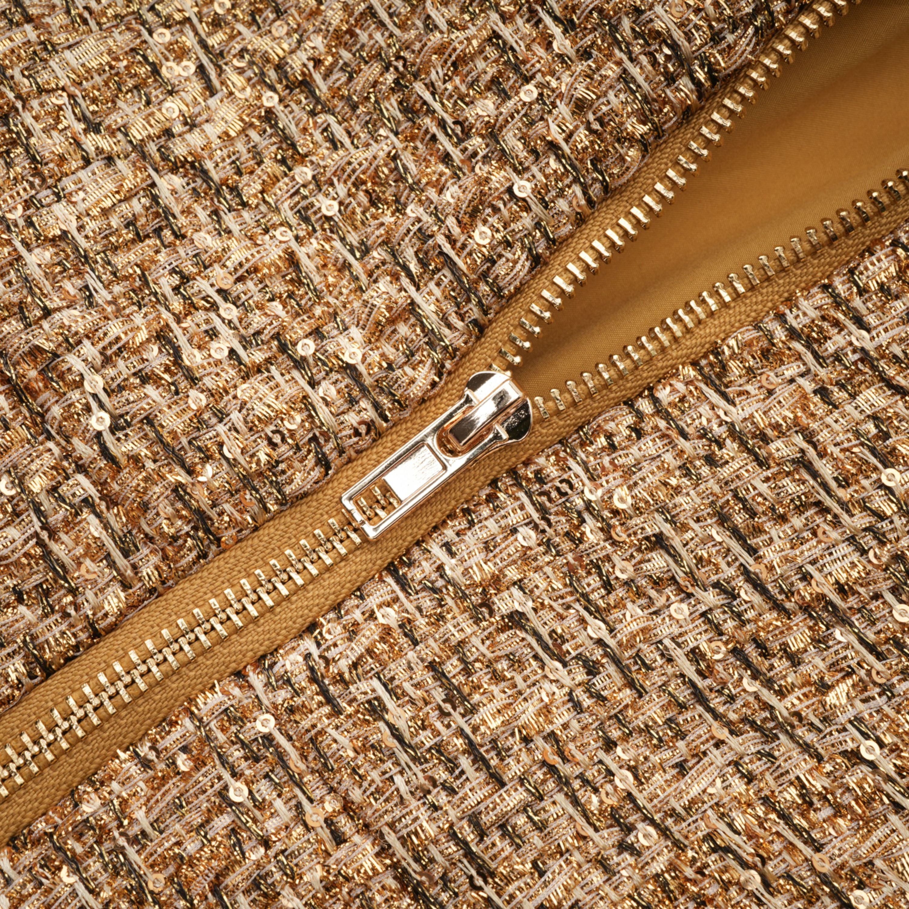 فستان قصير من التويد بياقة على شكل قلب من Arna Gold