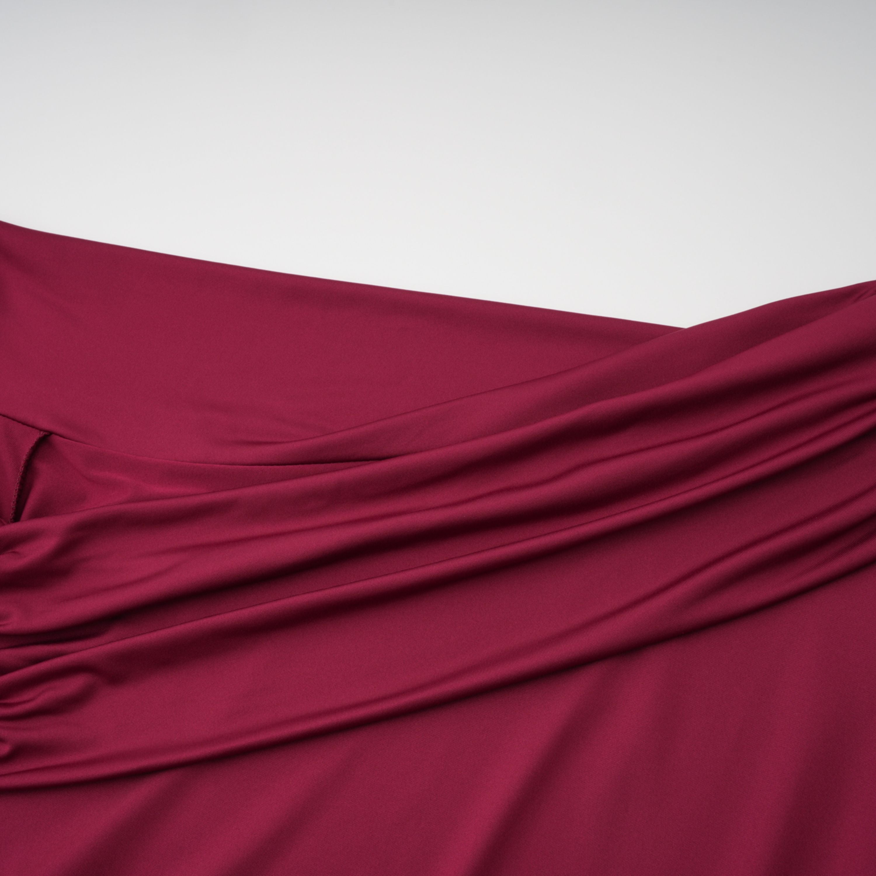 Anastasia Burgunderfarbenes One-Shoulder-Maxikleid mit Raffungen