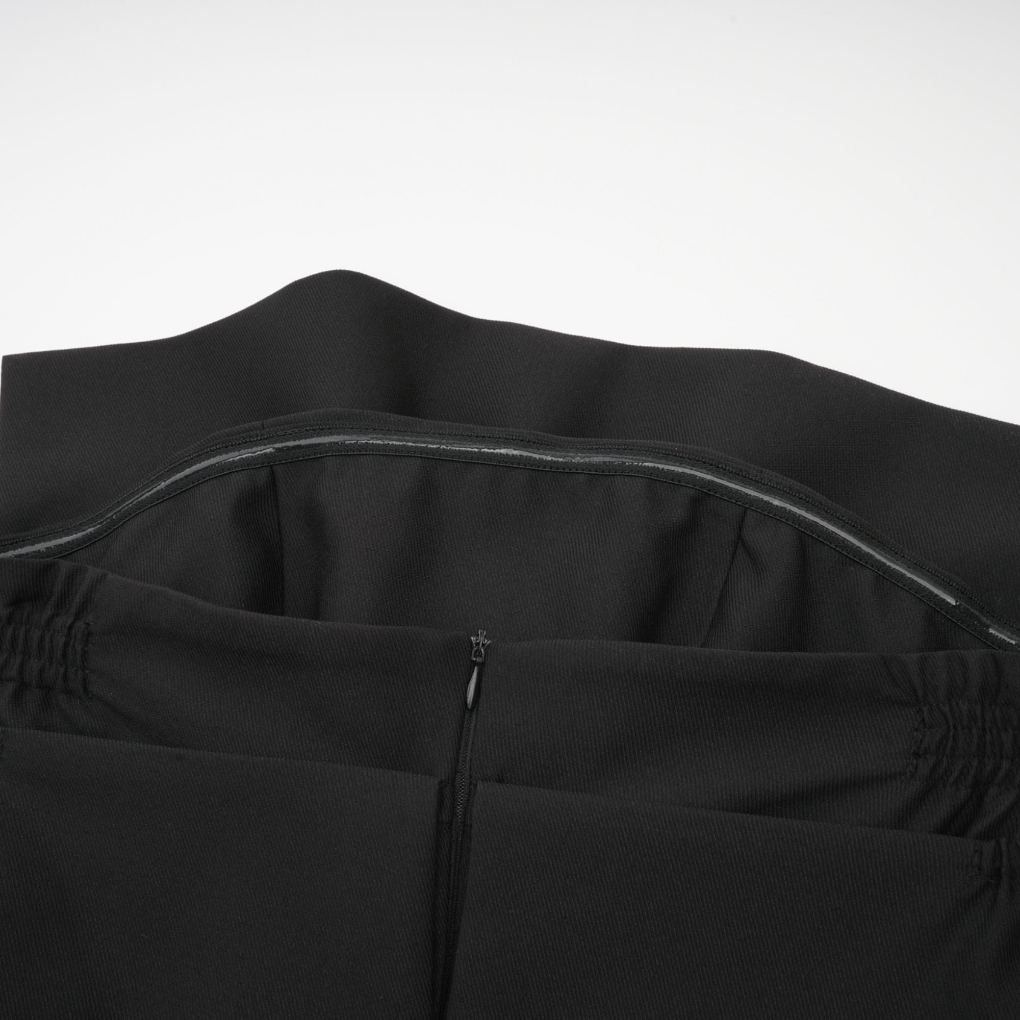 فستان كاريبي قصير أسود مكشوف الكتفين مع فيونكة