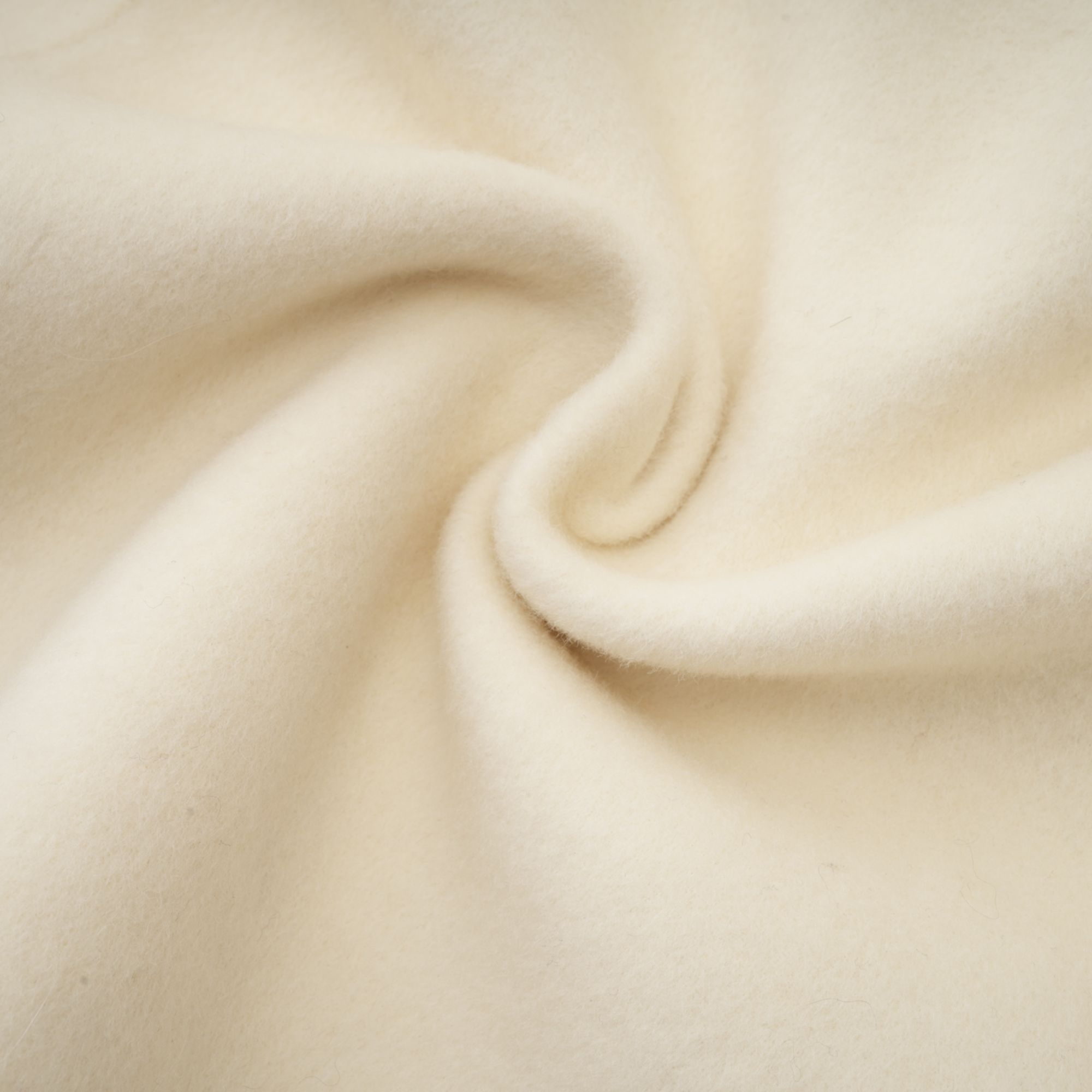 معطف كوليت من الصوف والفراء الأبيض مع عقدة