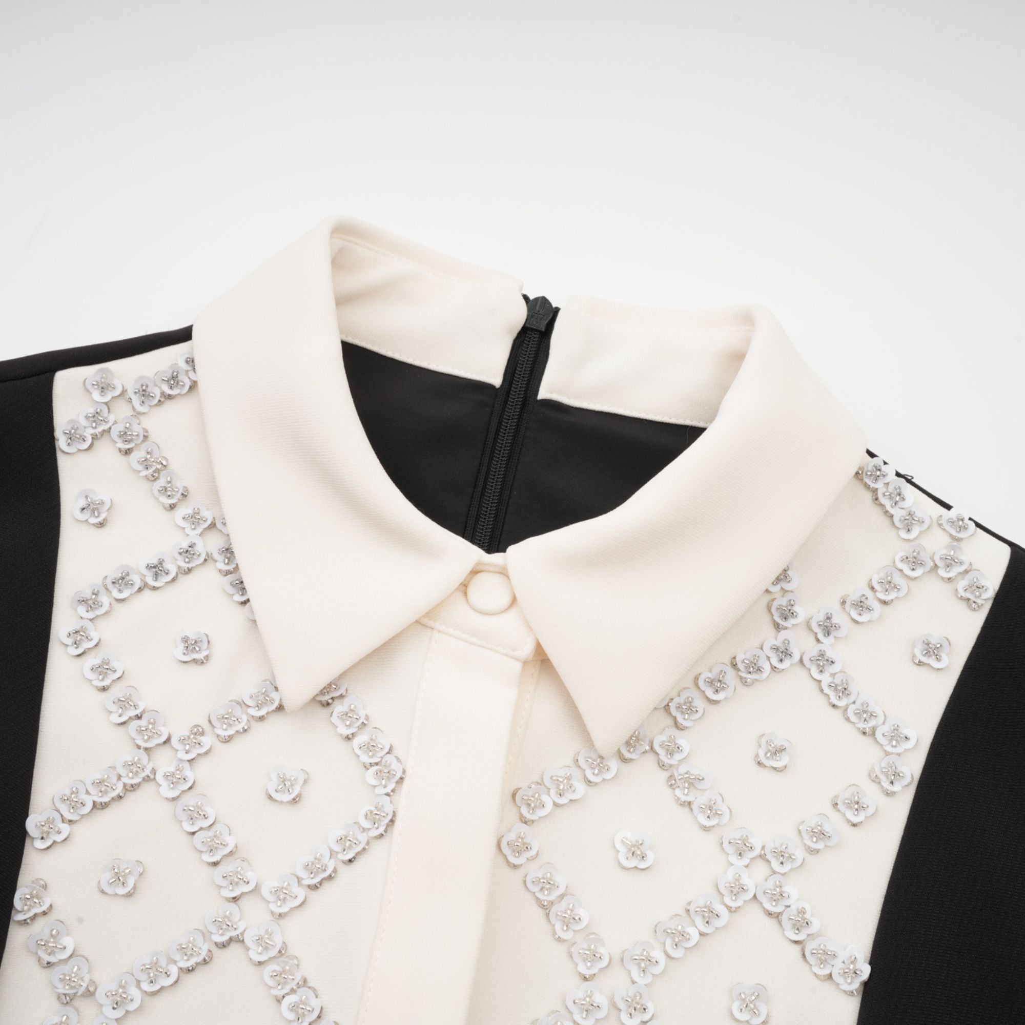 فستان قصير مزين بألوان متباينة من Esmée