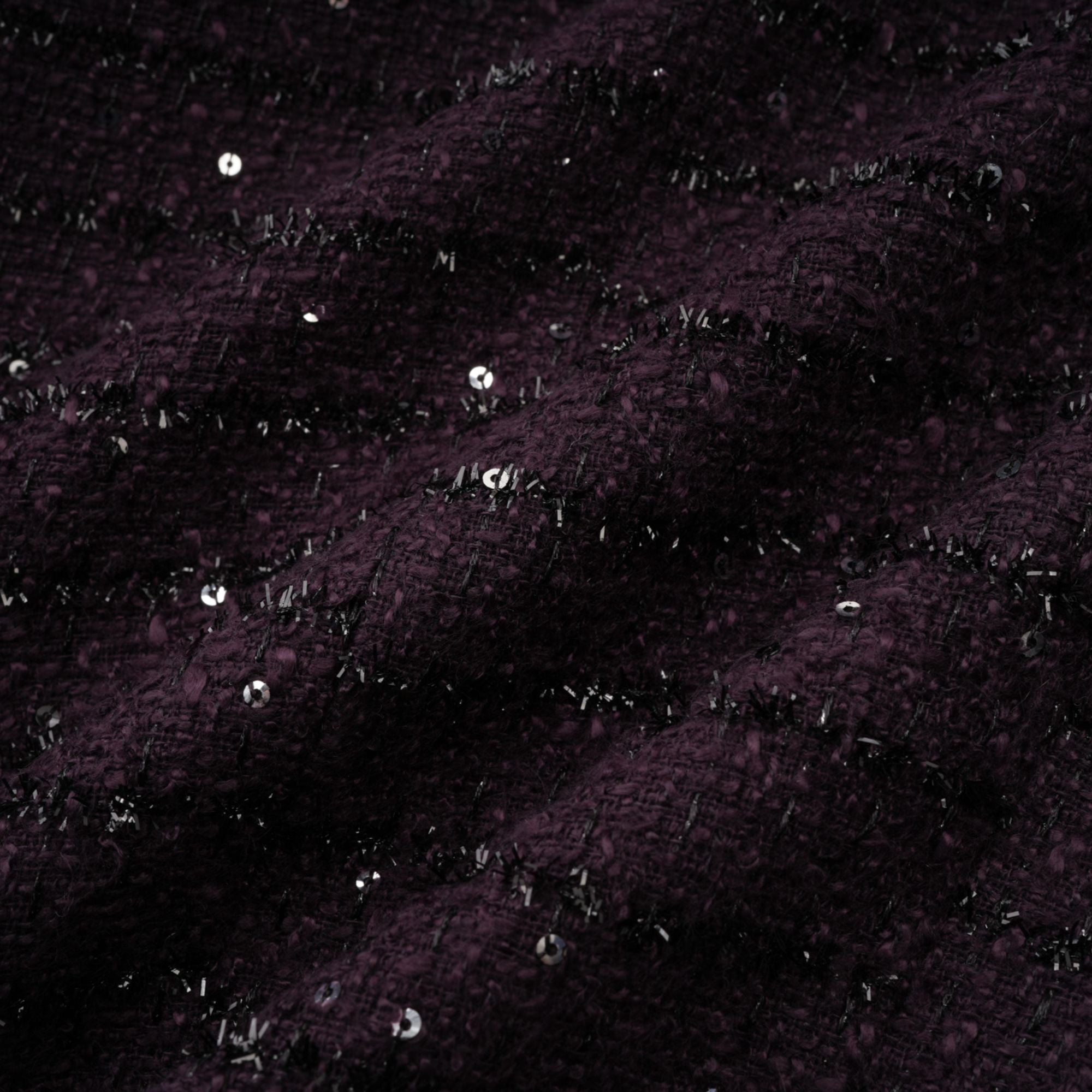 طقم سترة وتنورة من قماش تويد مزين بالترتر باللون الأرجواني من بريجيت