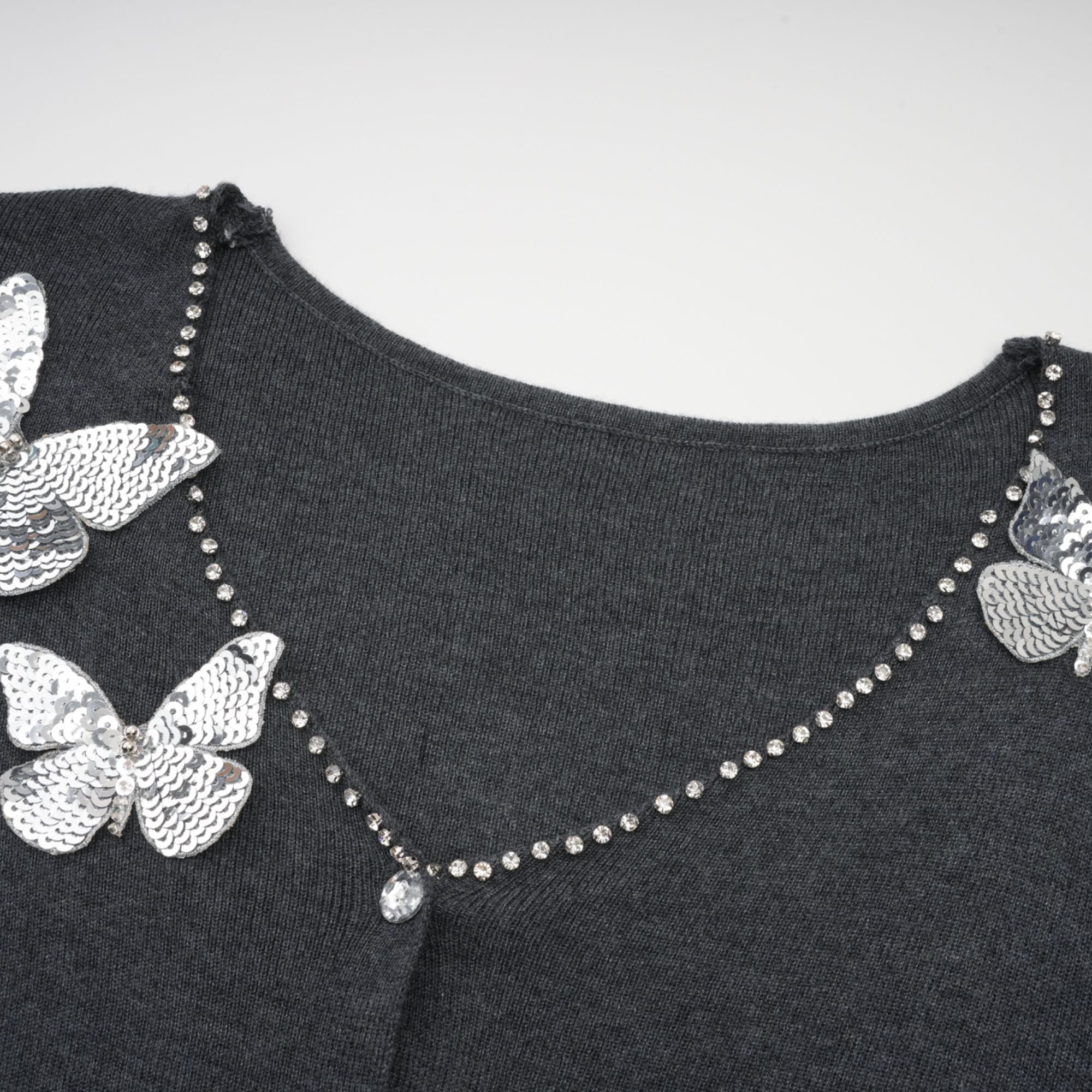 كارديجان Anastasie باللون الرمادي مزين بترتر على شكل فراشة