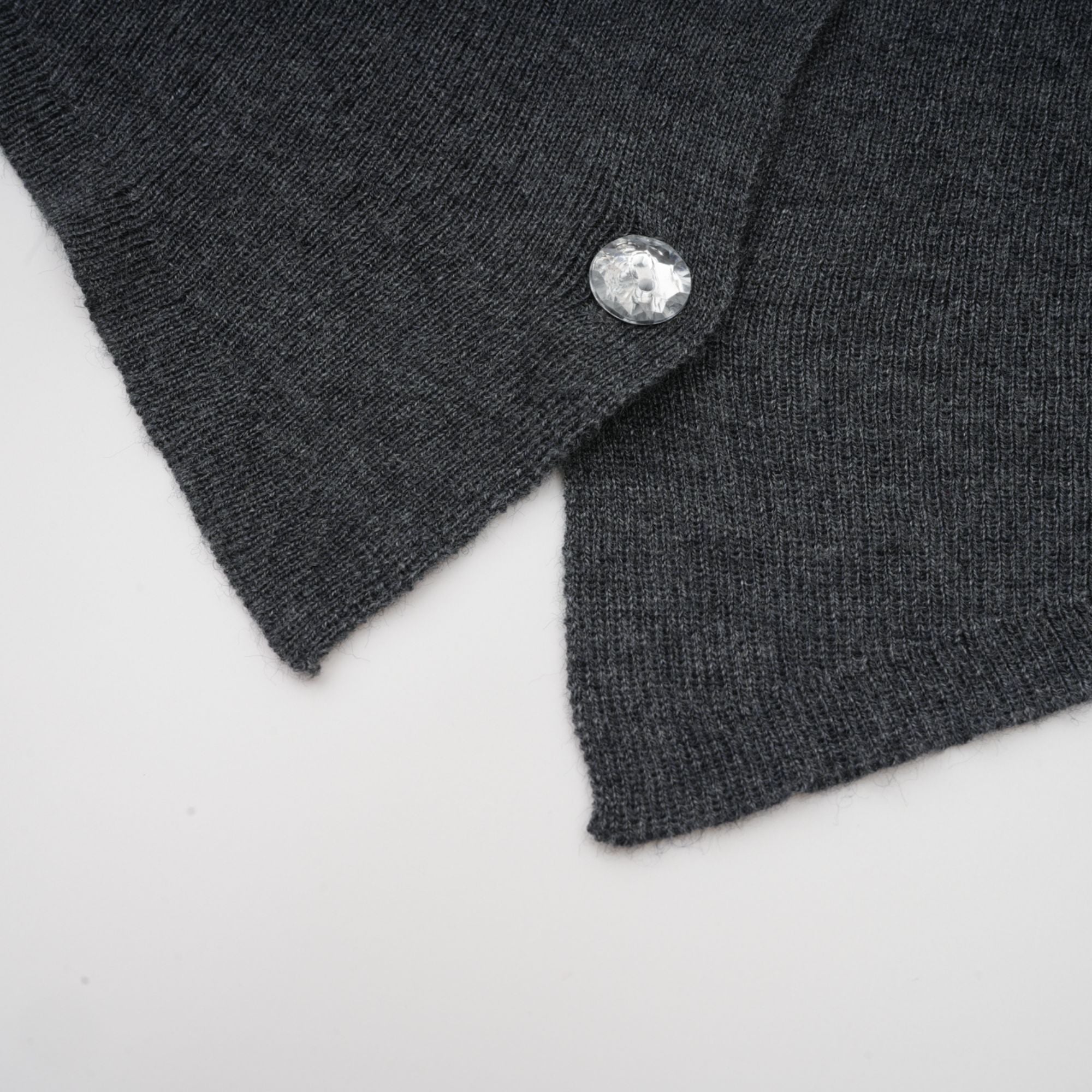 كارديجان Anastasie باللون الرمادي مزين بترتر على شكل فراشة