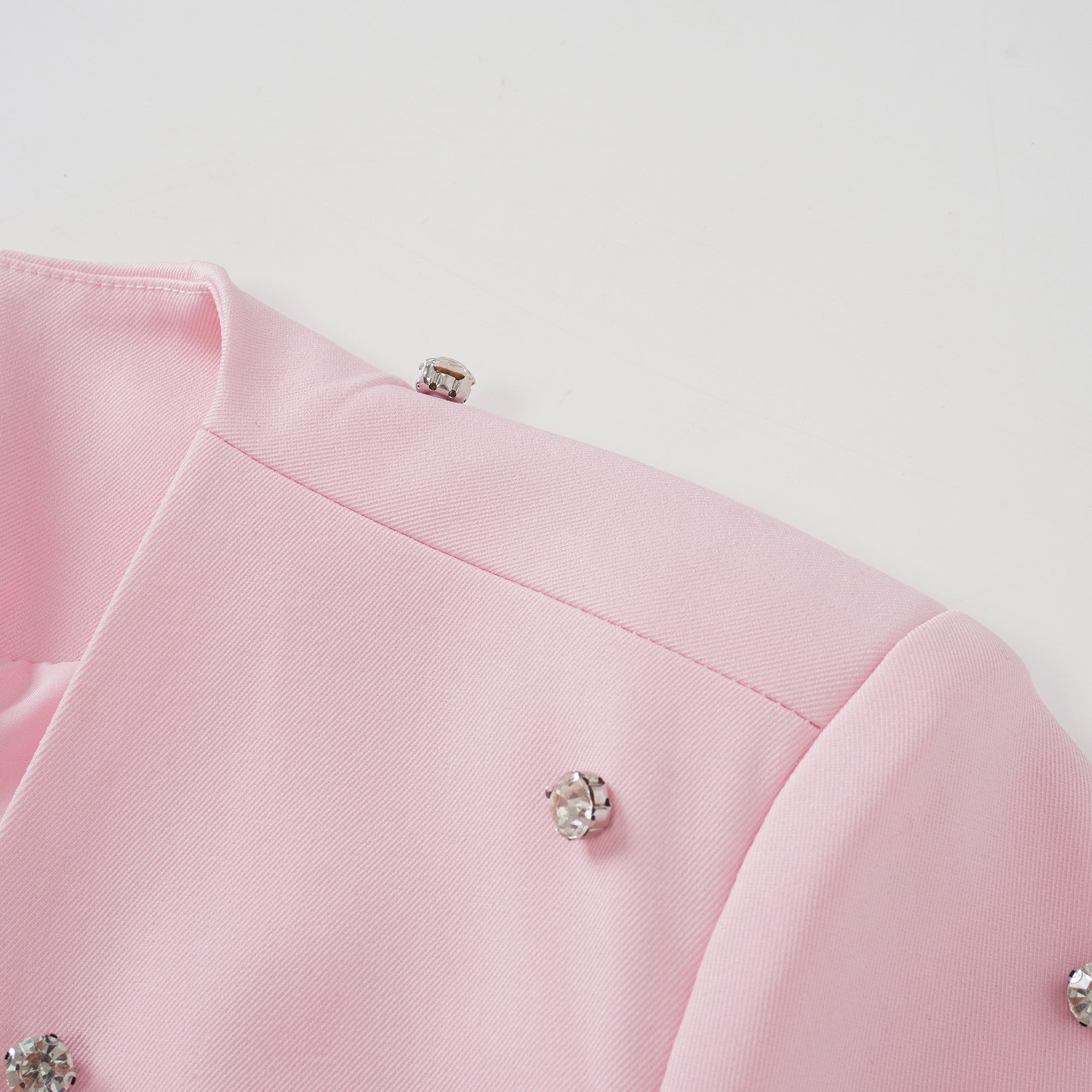 طقم فاليريا المنسجم مزين بالكريستال الوردي