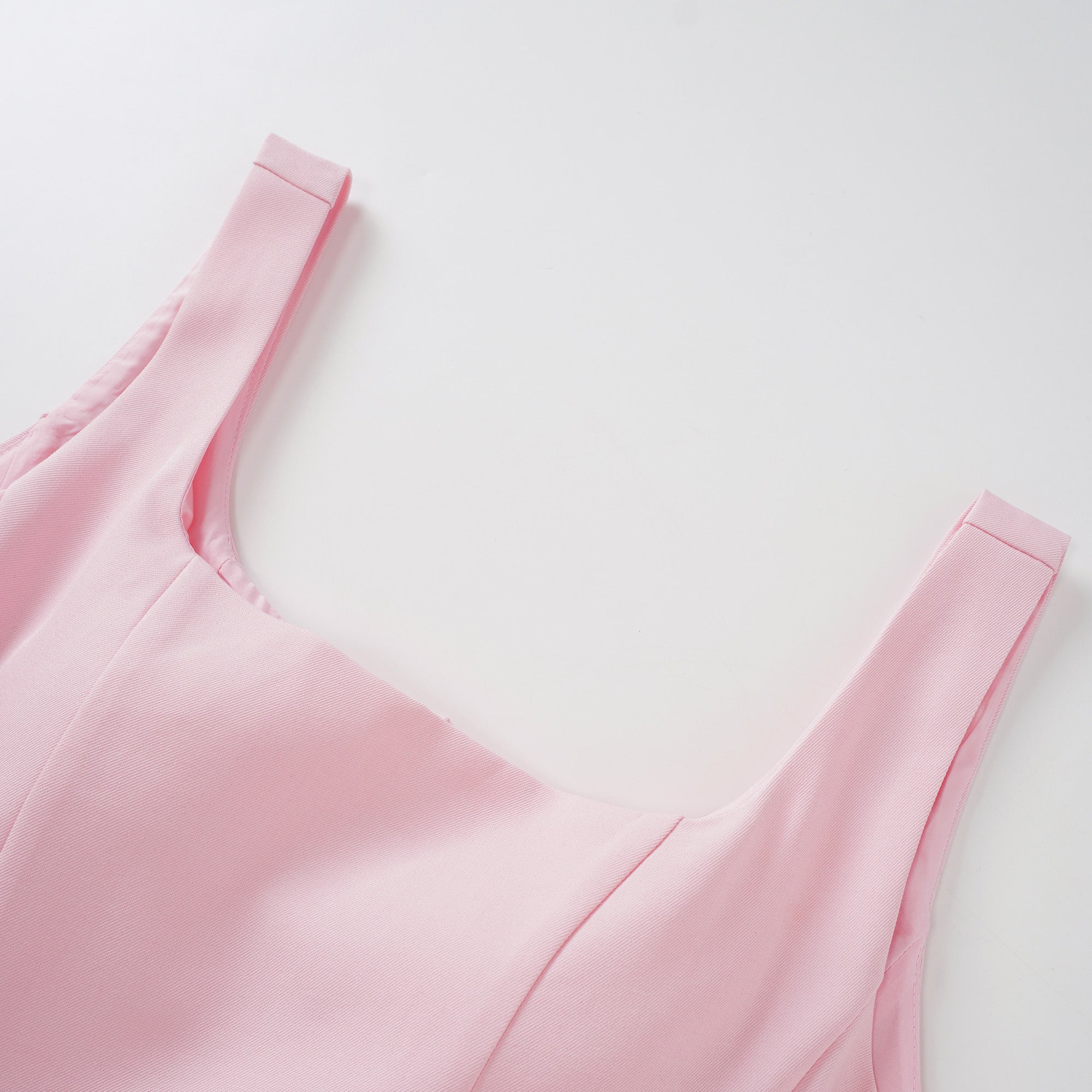 طقم فاليريا المنسجم مزين بالكريستال الوردي