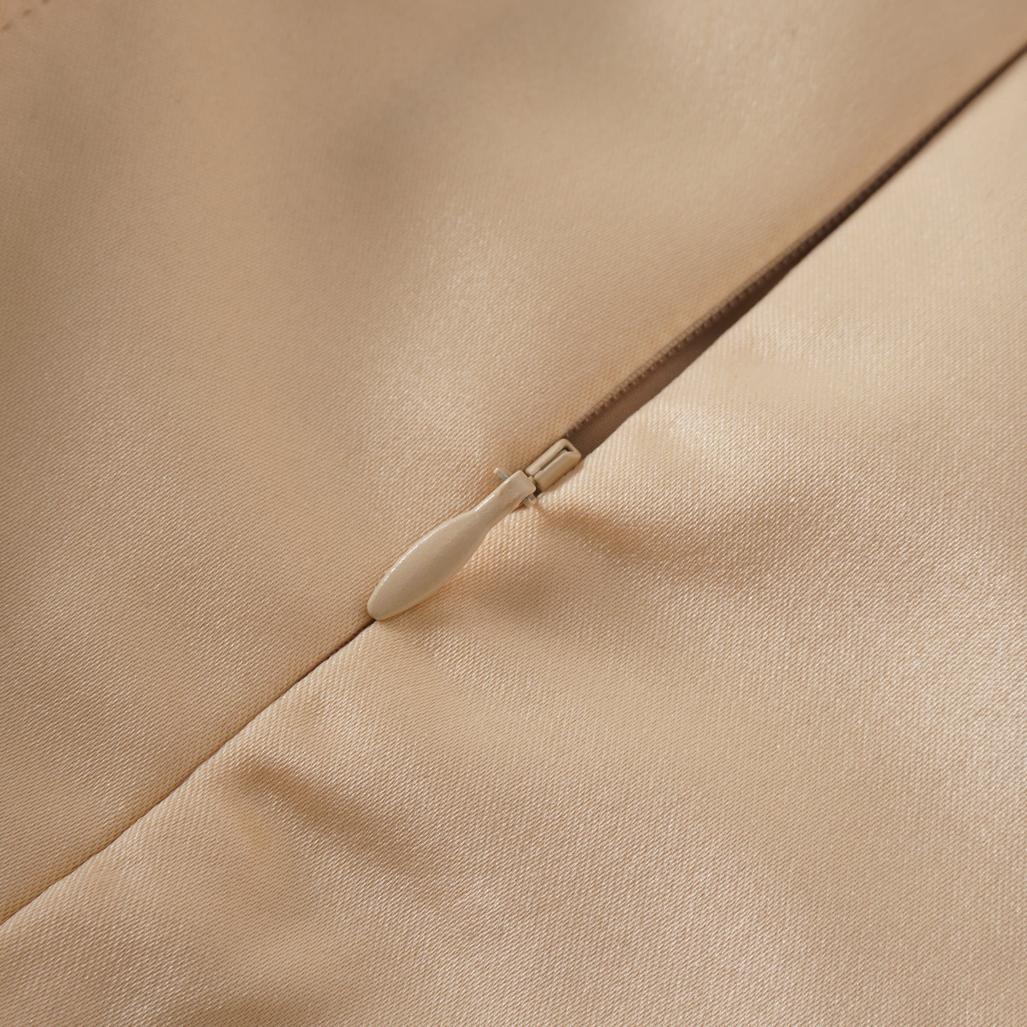 Téa cinched-waist floral-appliqué panelled mini dress