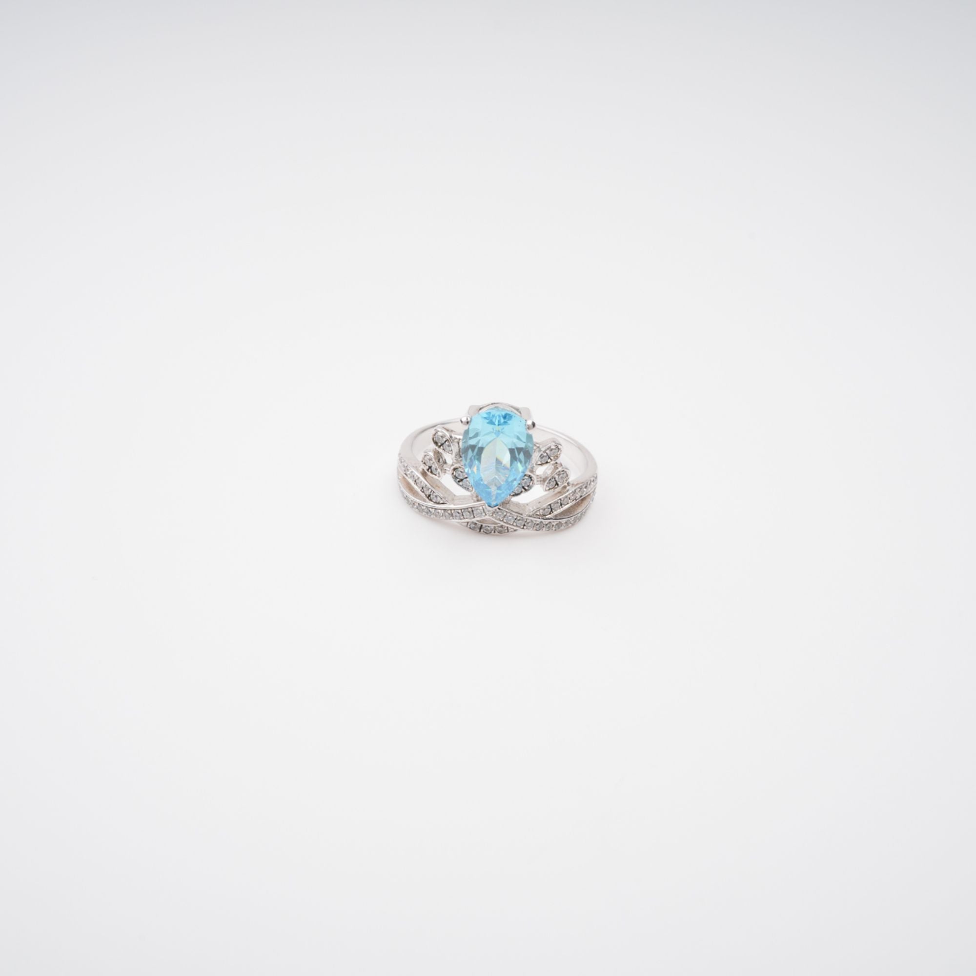 خاتم كوليت من الفضة الإسترلينية مرصع بأحجار كريمة على شكل كمثرى باللون الأزرق