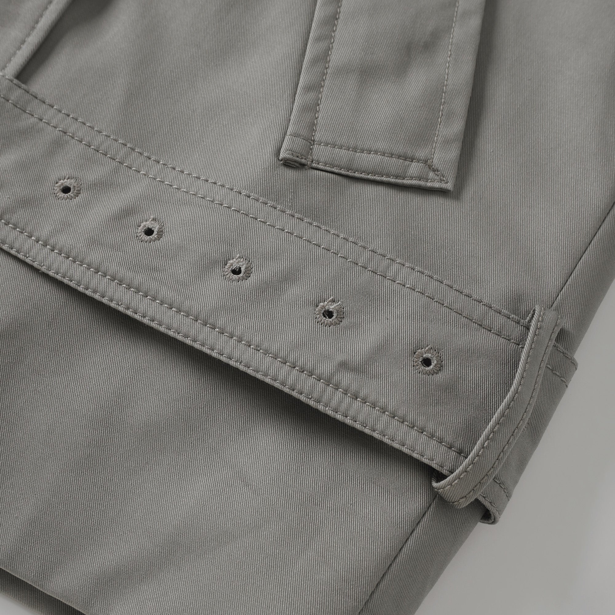 معطف ترنش مافيس جراي غير متماثل مع حزام على الخصر