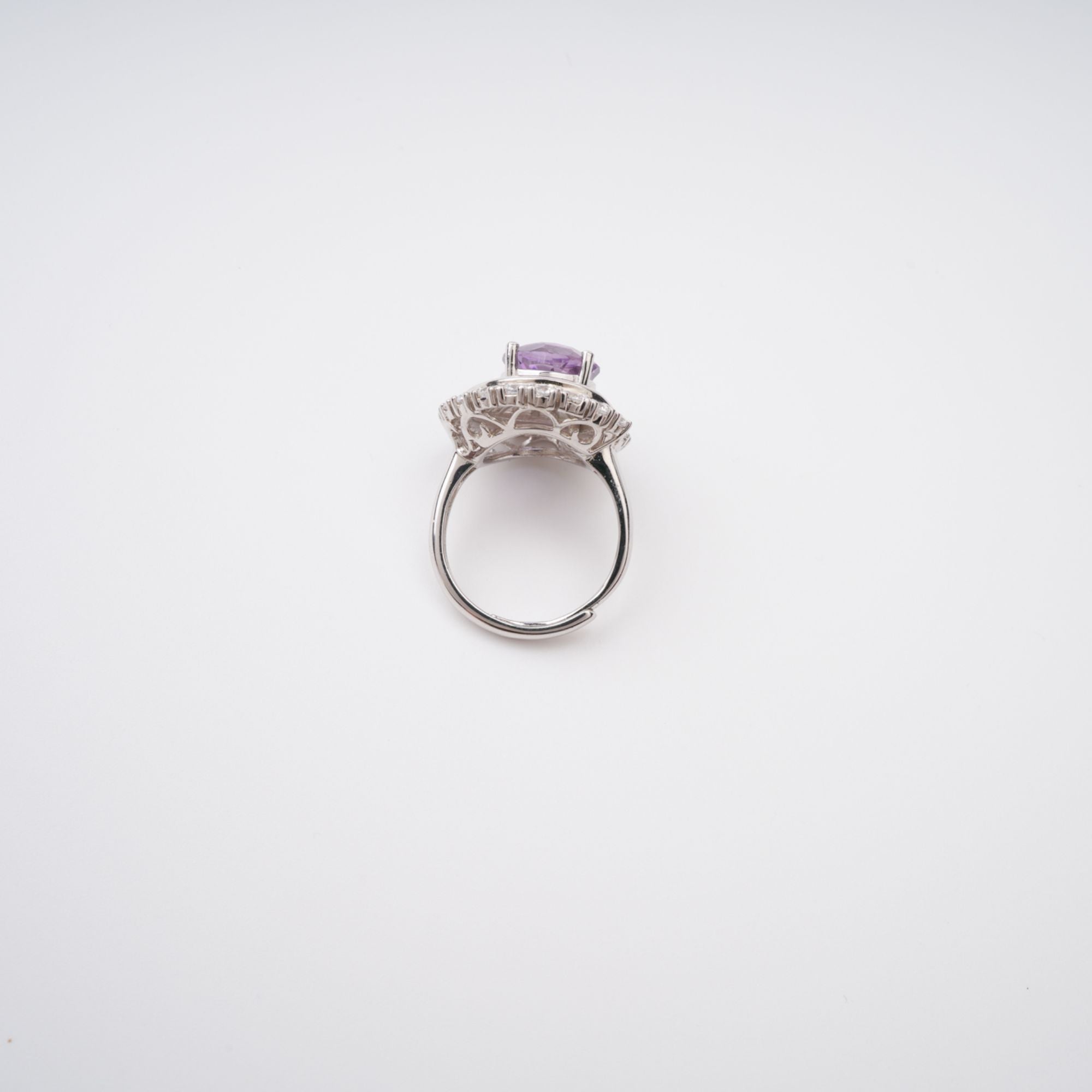 Verstellbarer Margaux-Ring in Lila mit Halo-Fassung