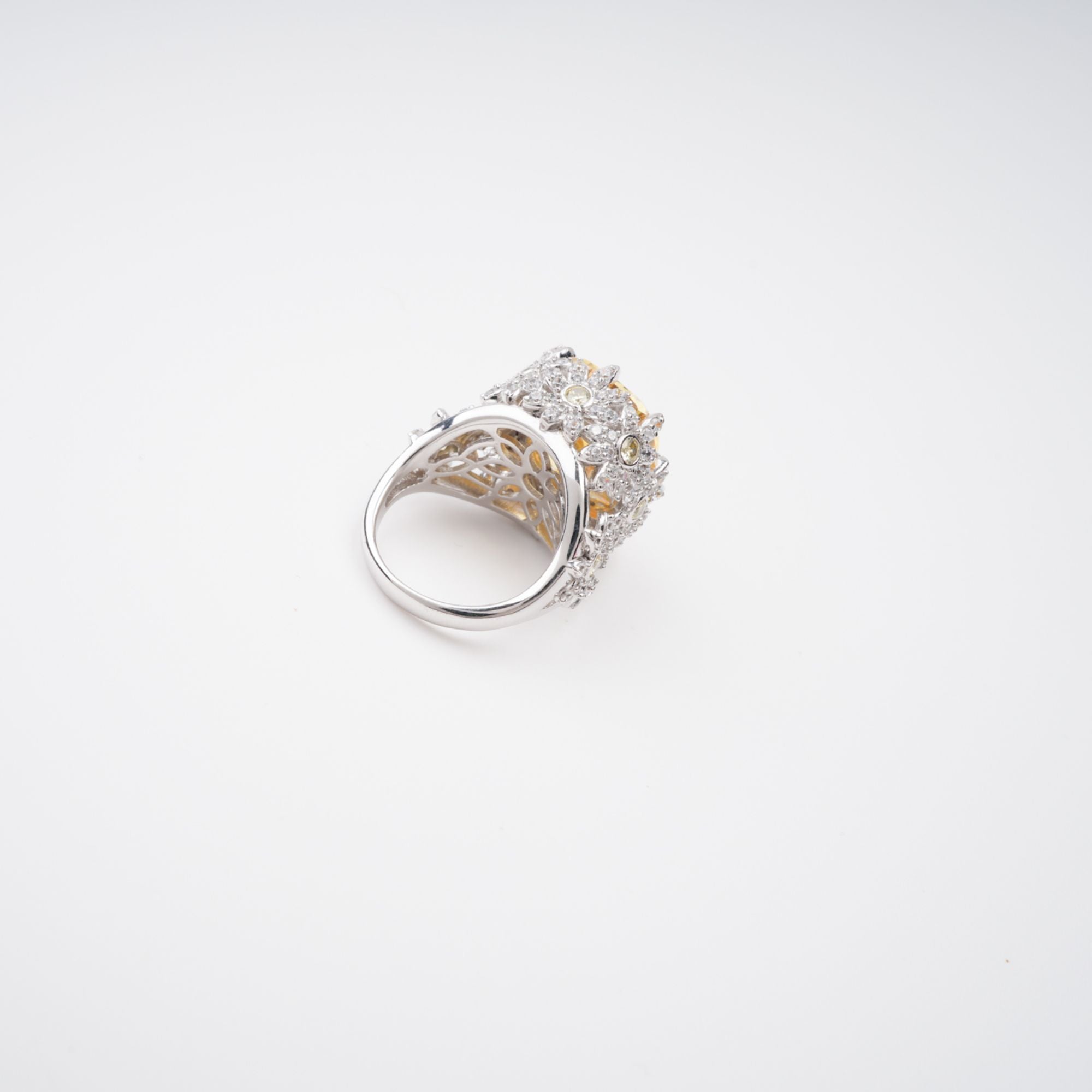 Amandine Gelb Halo-Set Edelsteinring