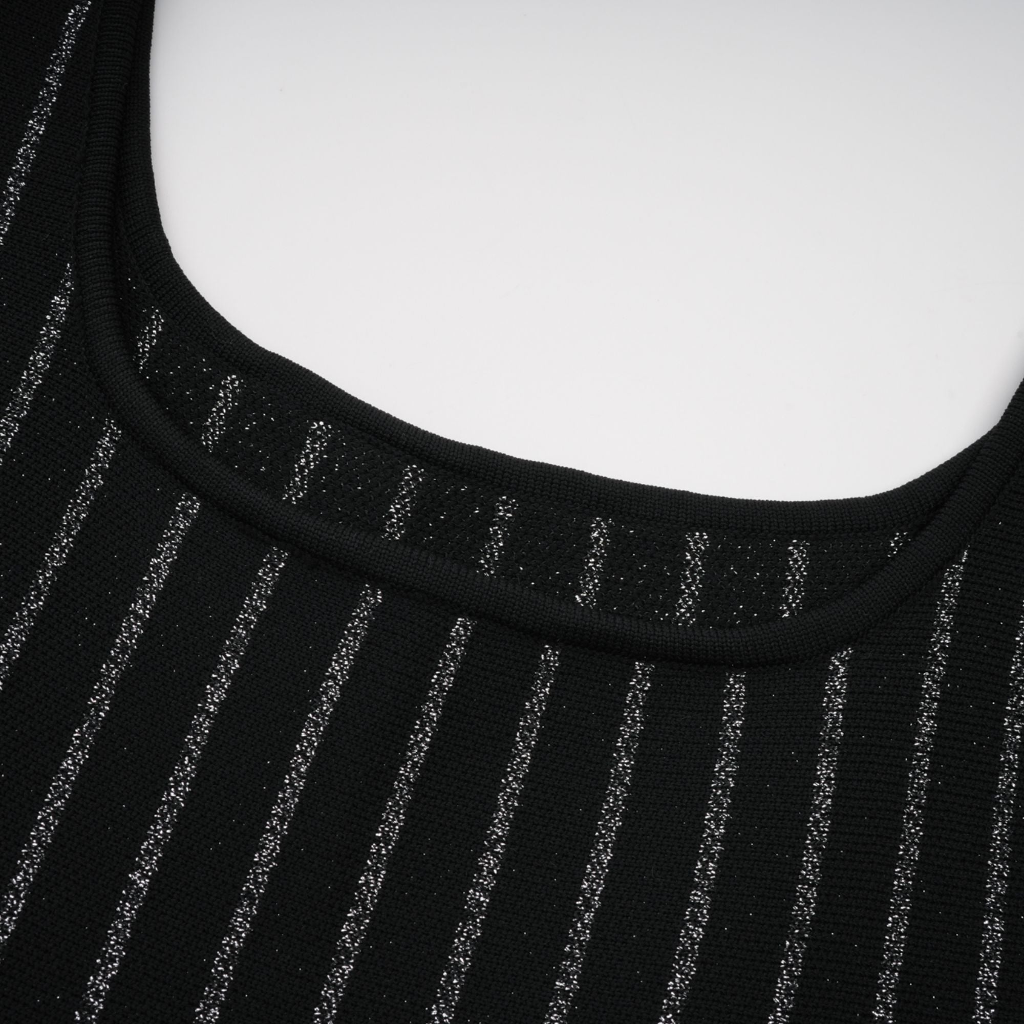 Anouk schwarzes ausgestelltes Minikleid mit Glitzer