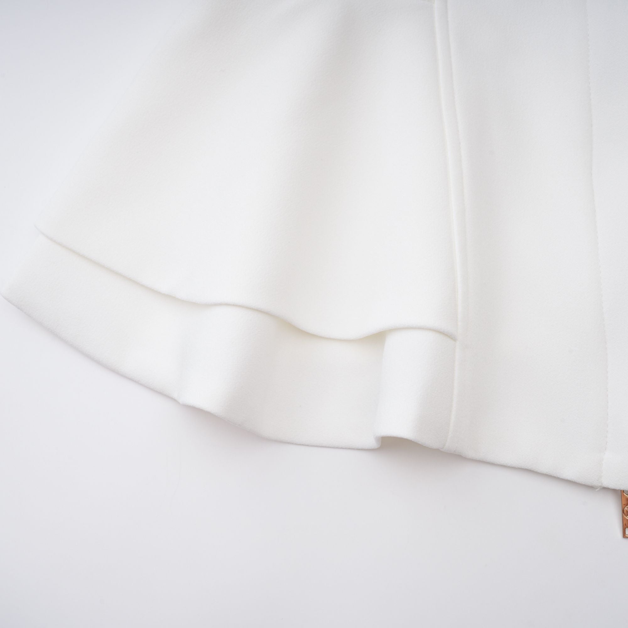 Gwenaëlle Weiße Bluse mit Schößchen-Taille