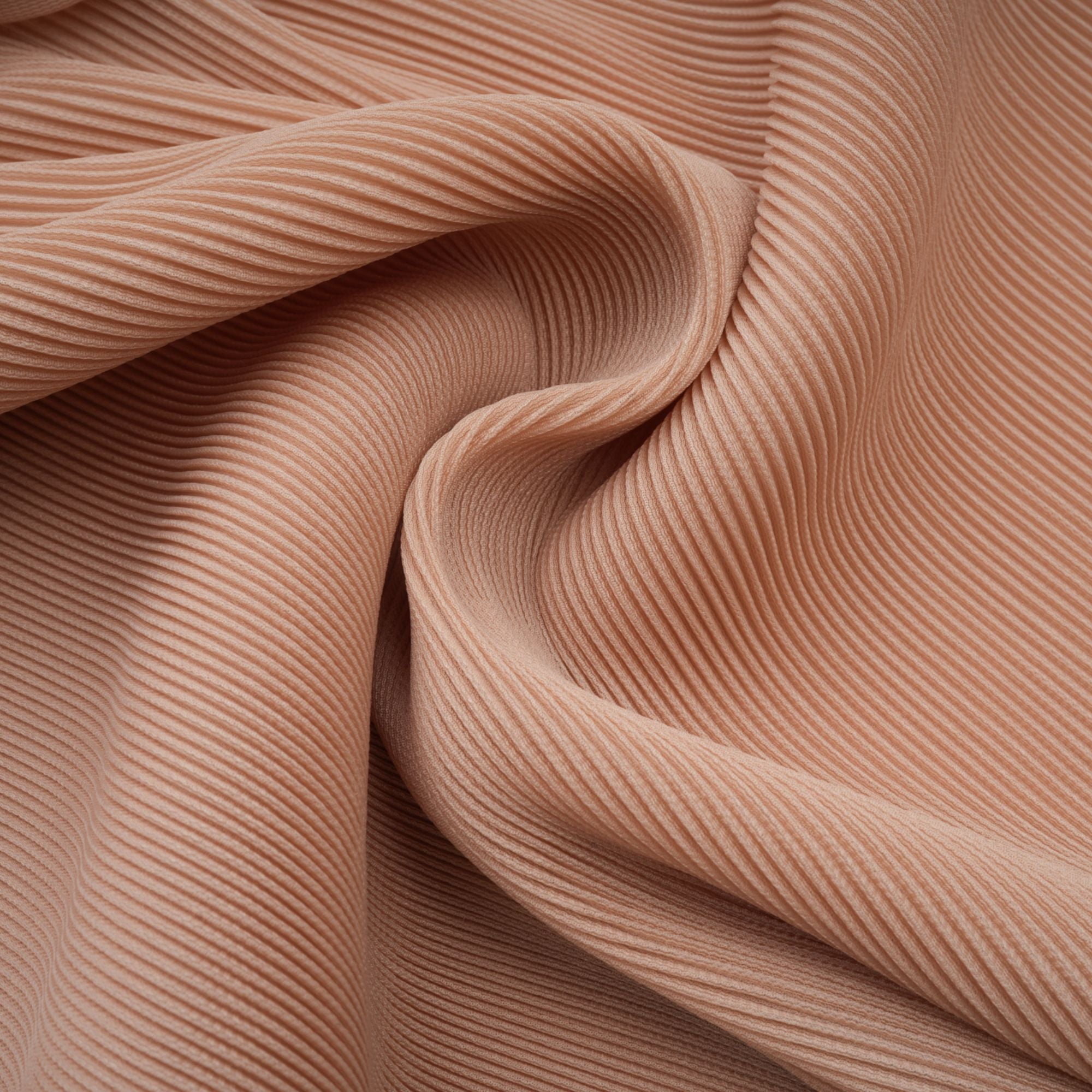 طقم تنورة وقميص مطوي بتصميم عباءة من Adèle