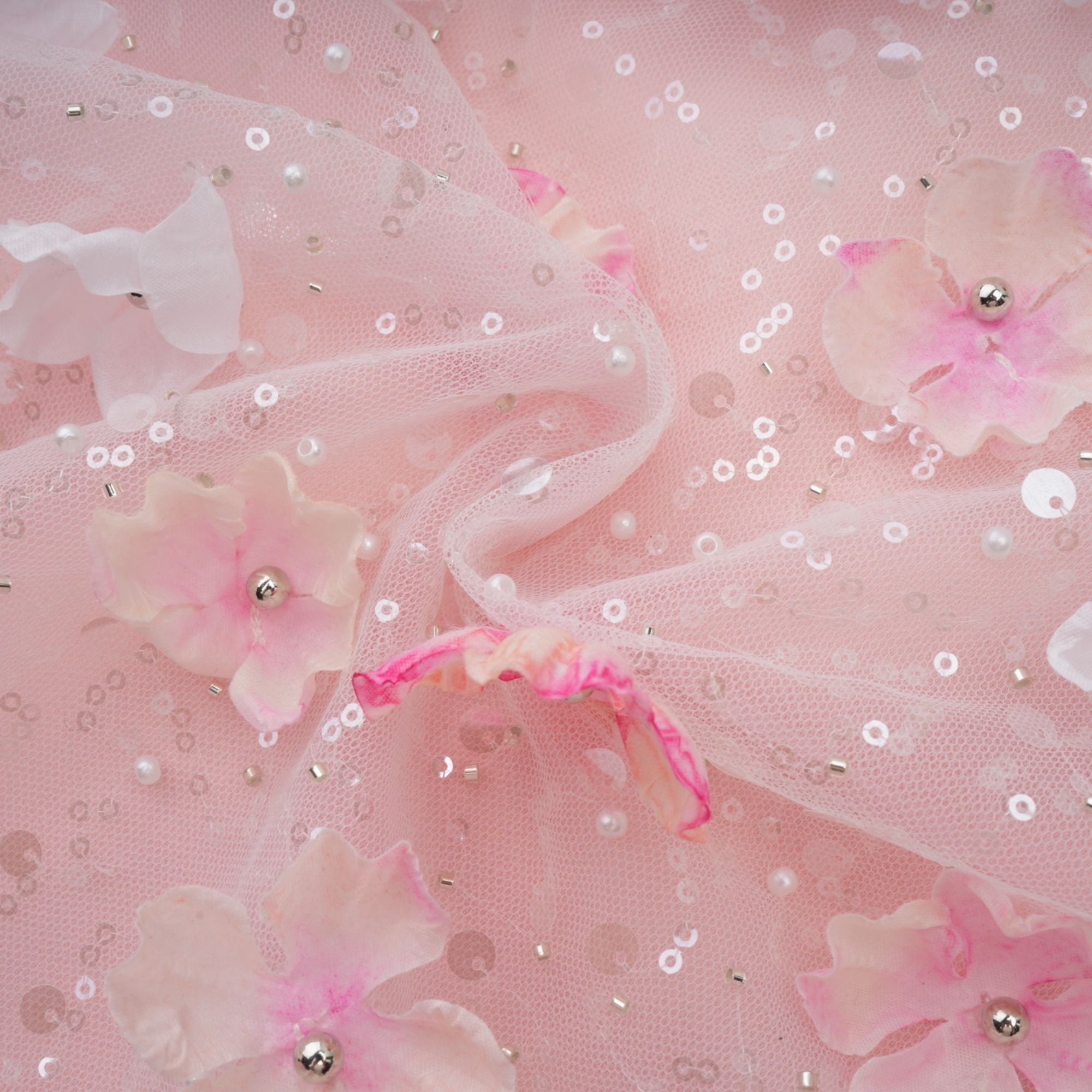 فستان ليلو قصير منتفخ بتلات ثلاثية الأبعاد