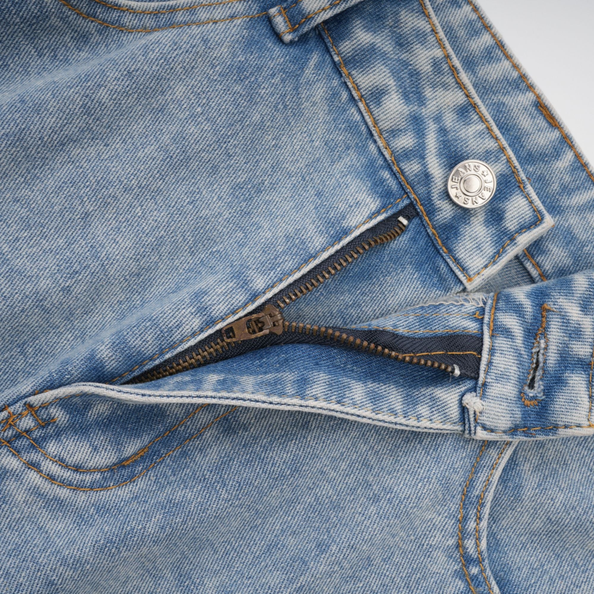 بنطلون كارغو بالازو بخصر مرتفع من أجاثي