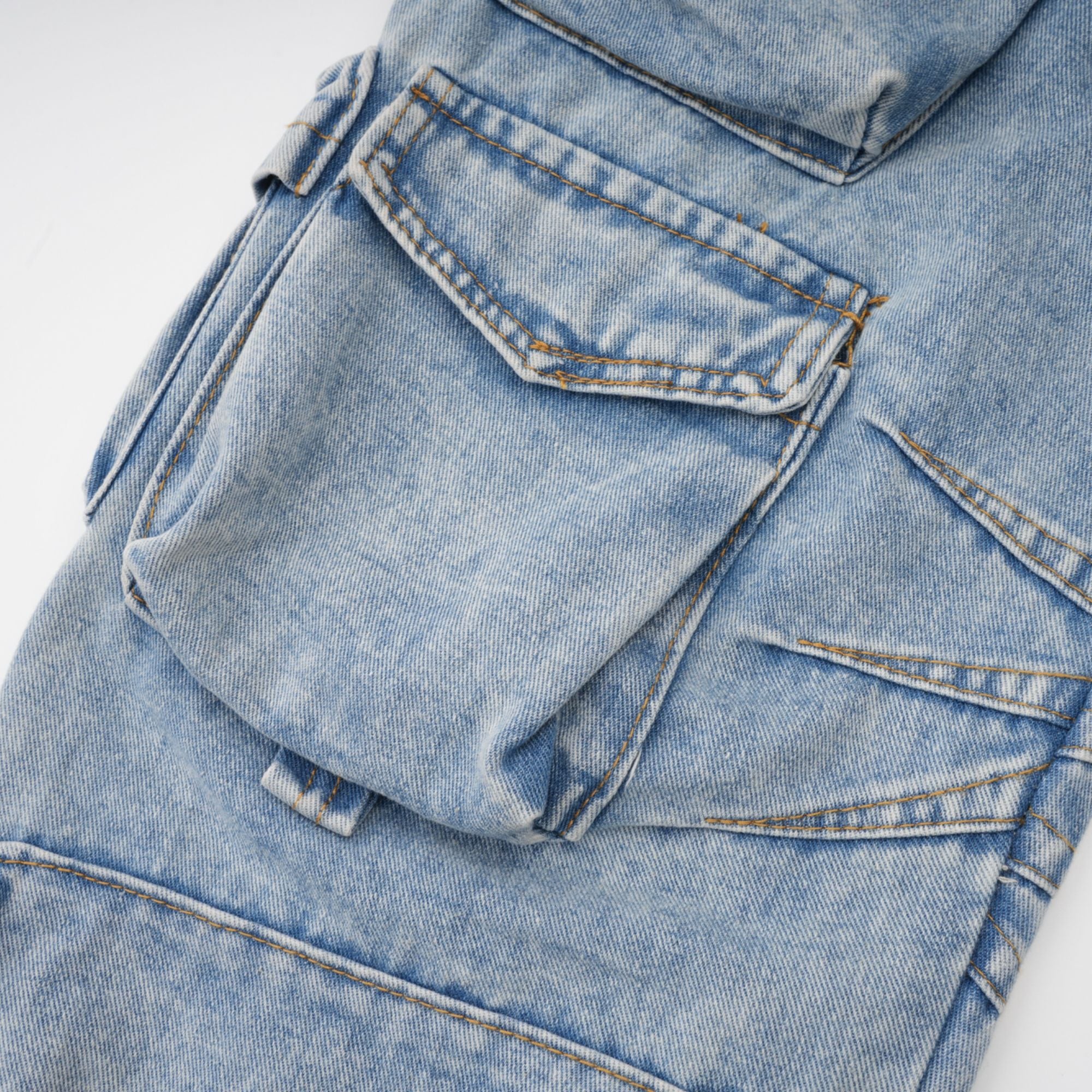 بنطلون كارغو بالازو بخصر مرتفع من أجاثي