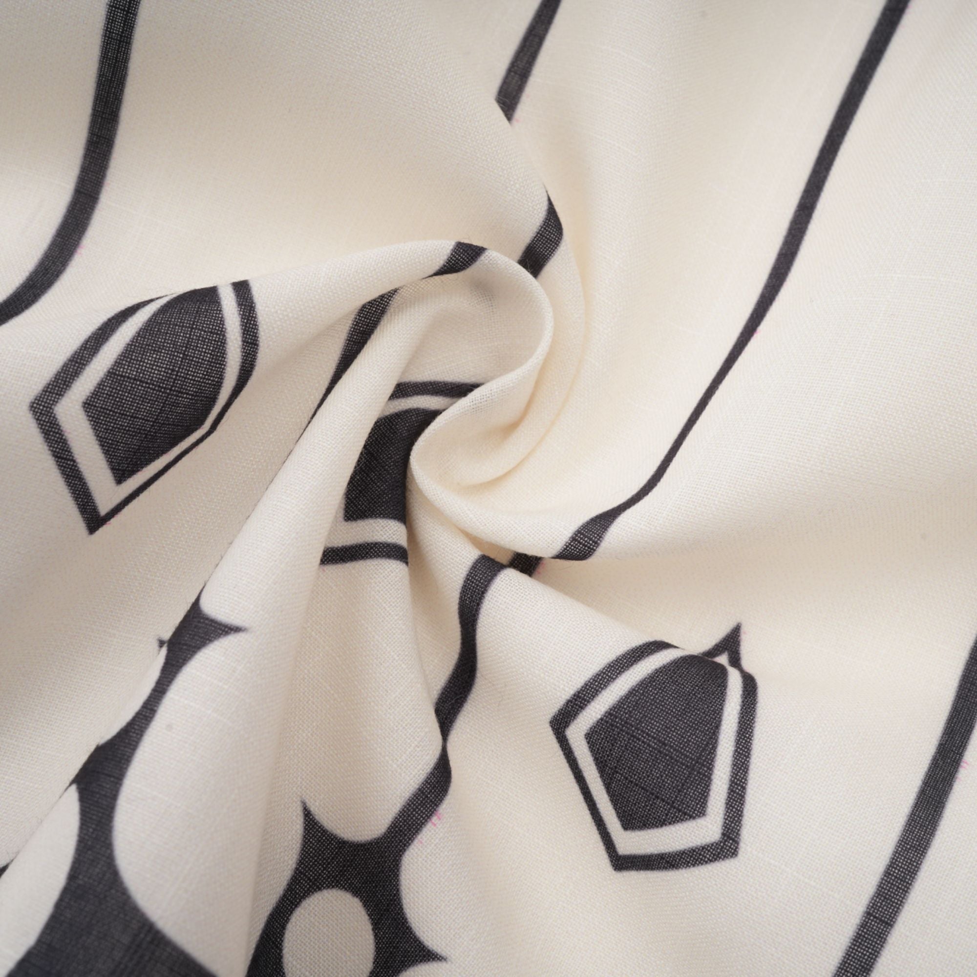 طقم قميص وشورت متطابقان بطبعة رسومية من Allie