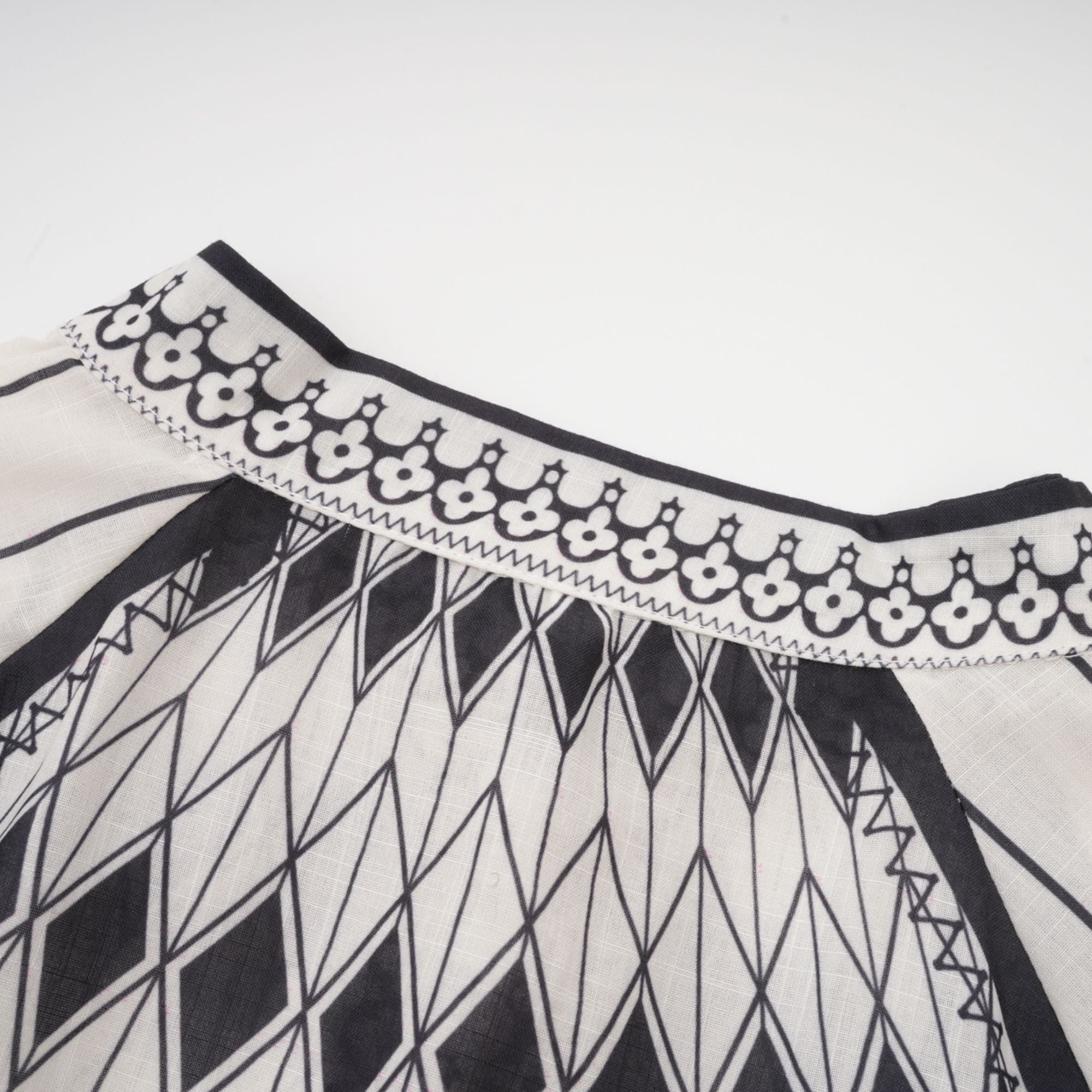 طقم قميص وشورت متطابقان بطبعة رسومية من Allie