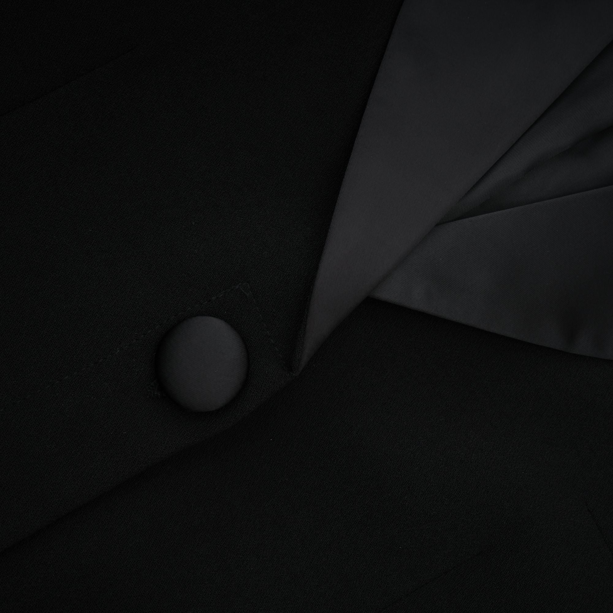 فستان ديان ماكسي مزين باللون الأسود