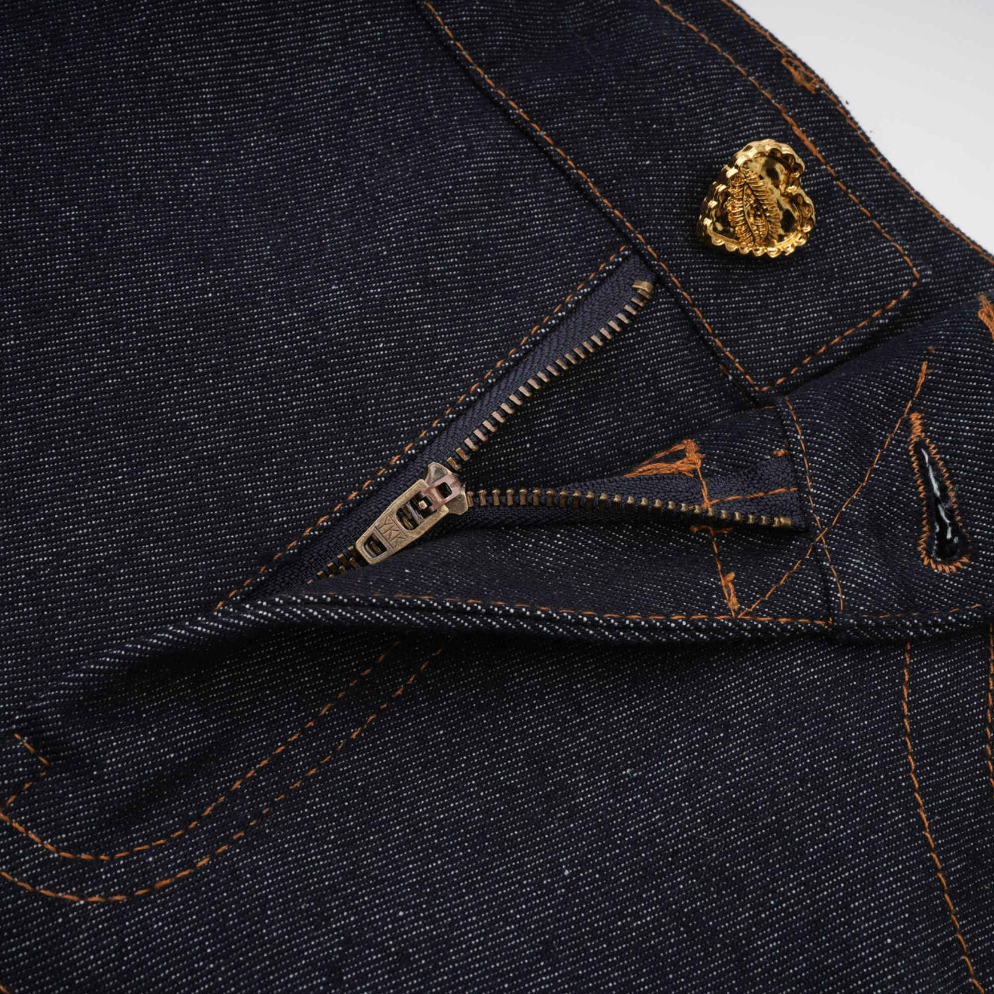 تنورة جينز قصيرة من فلورنسا باللون الأزرق النيلي مع كشكشة