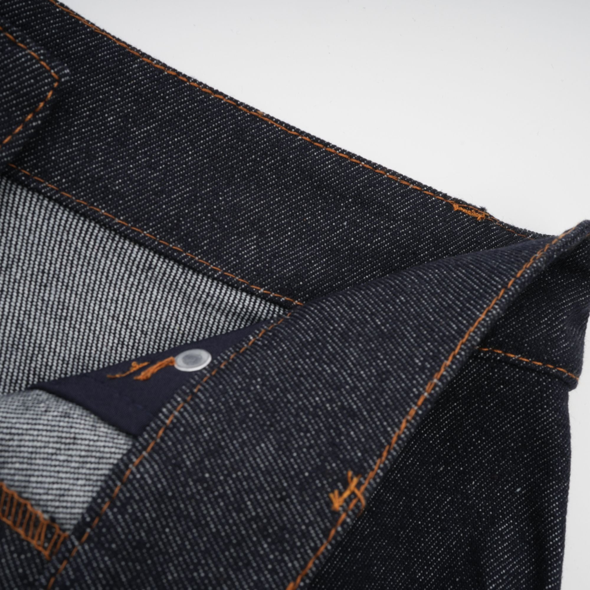 تنورة جينز قصيرة من فلورنسا باللون الأزرق النيلي مع كشكشة