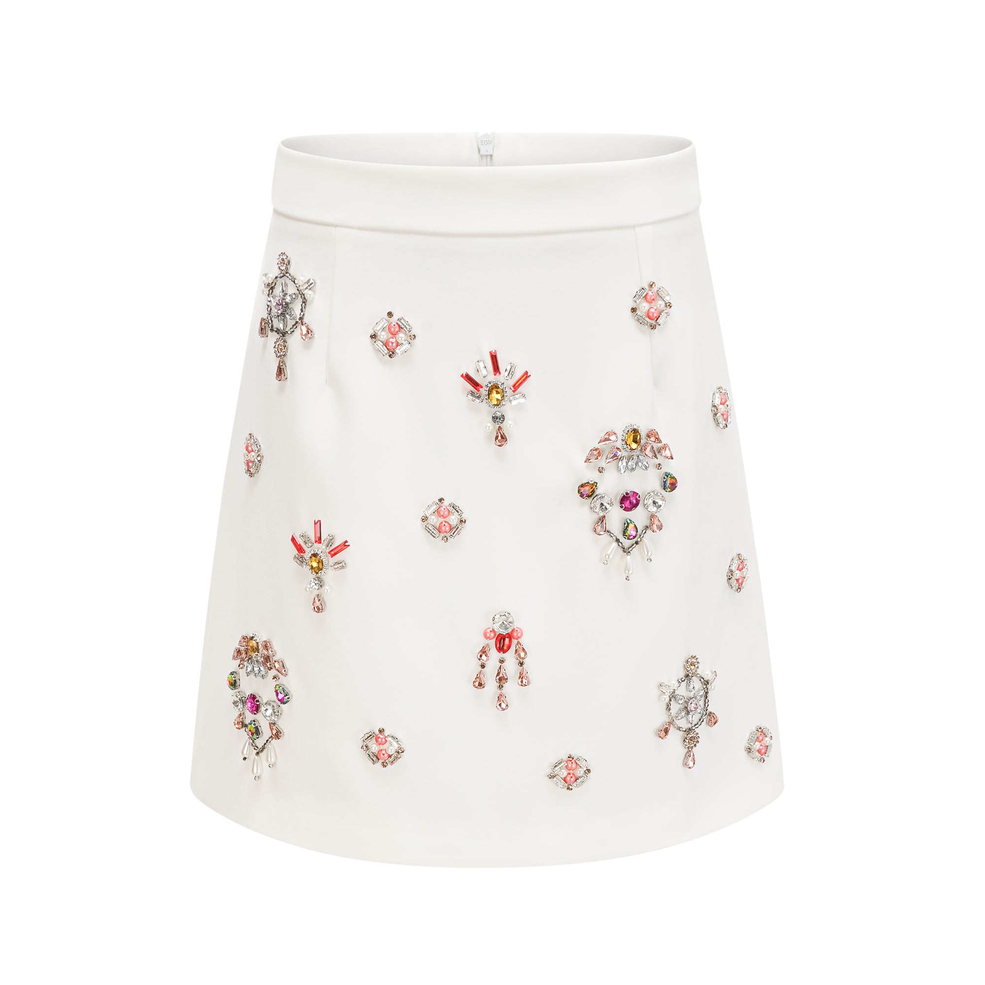 طقم Jeanne المكون من بلوزة وتنورة مزينة بالكريستال الأبيض