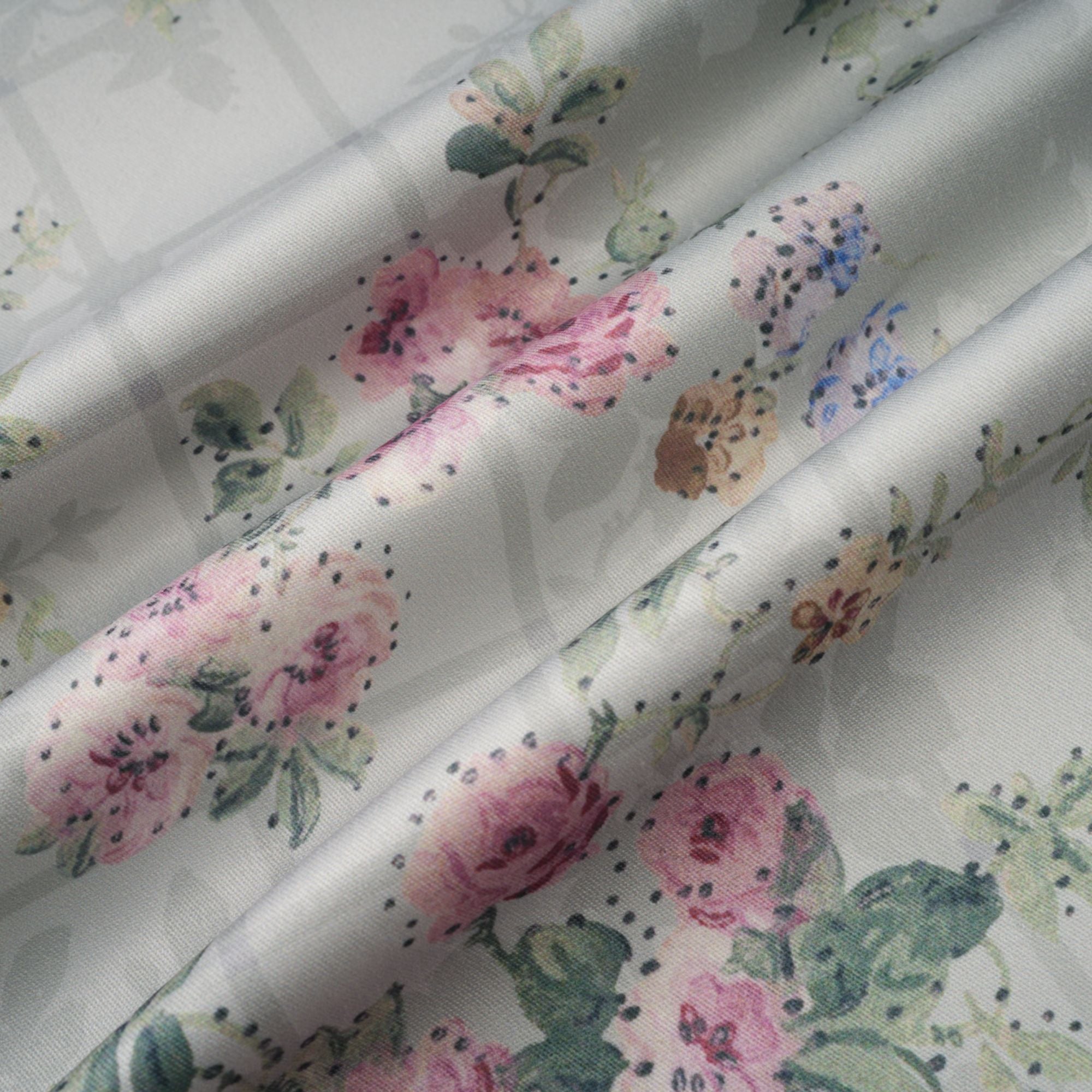 Prunelle – Salbeigrünes, gerafftes Midikleid mit Blumendruck